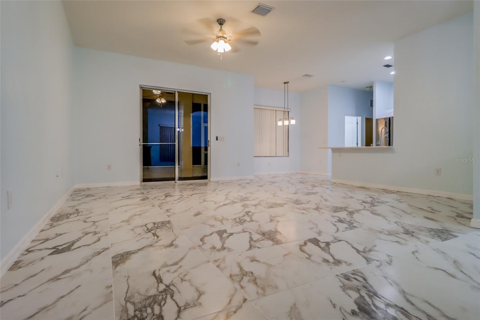 207 TAYLOR BAY LN — photo 12