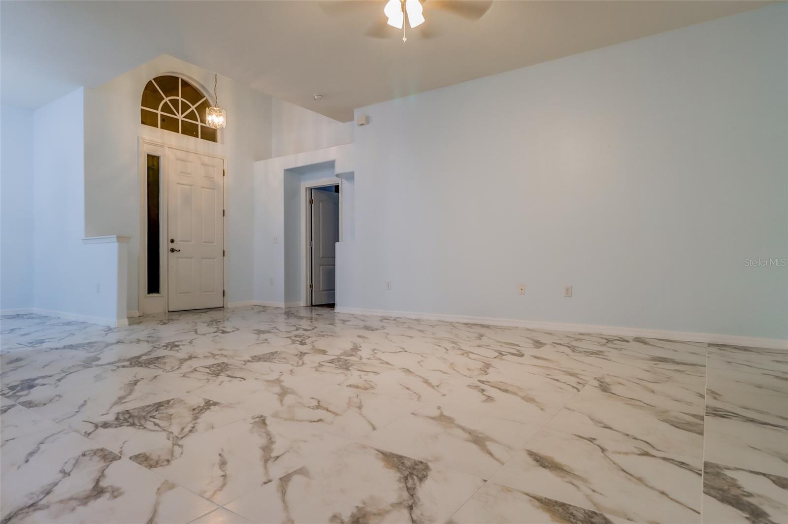 207 TAYLOR BAY LN — photo 16