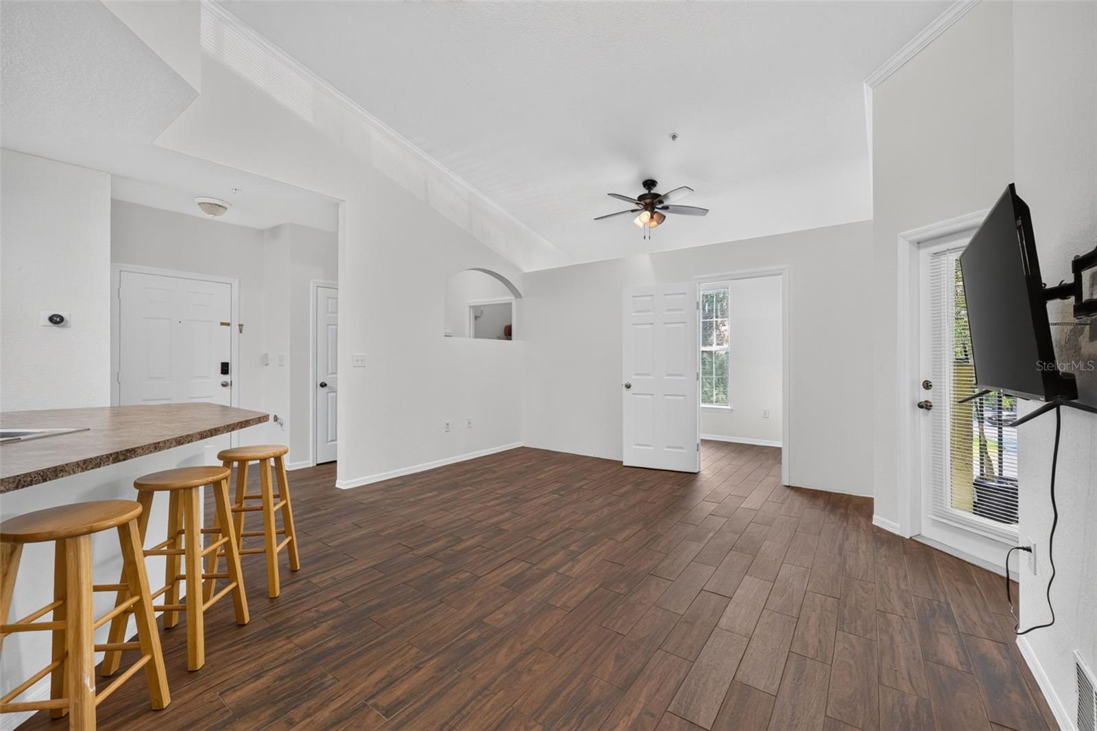 10103 COURTNEY OAKS CIR #302 — photo 7