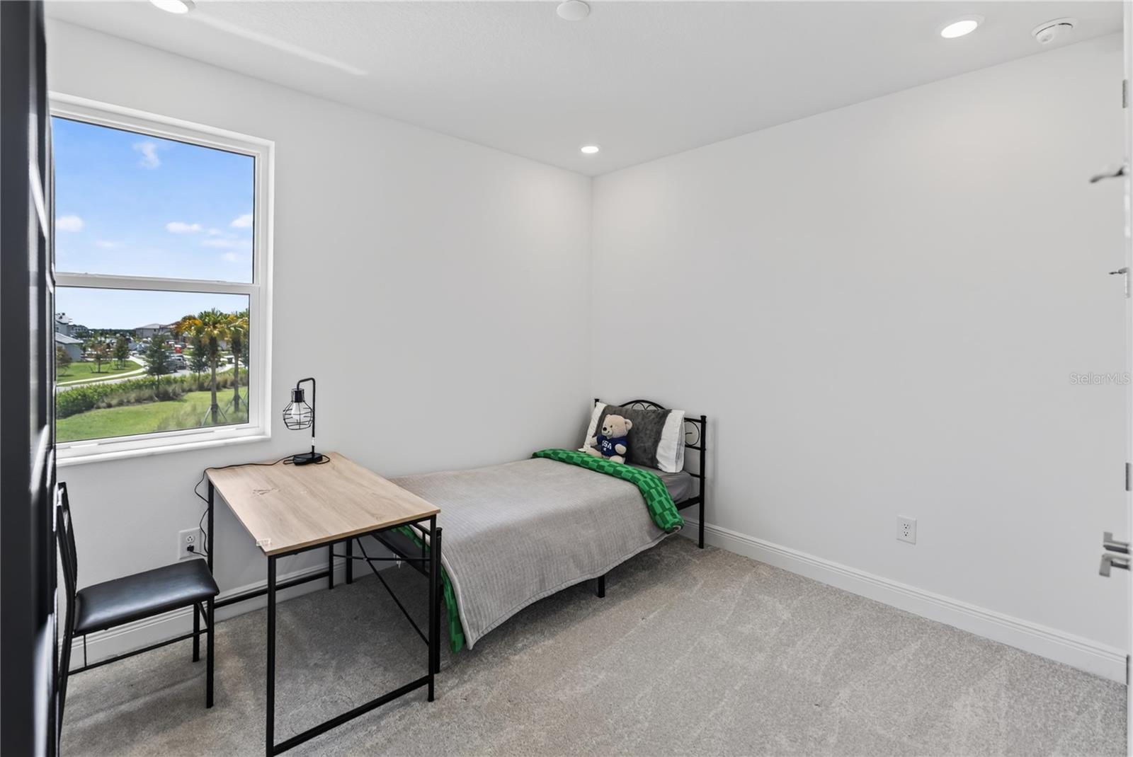 7595 SEAHAWK AVE — photo 32
