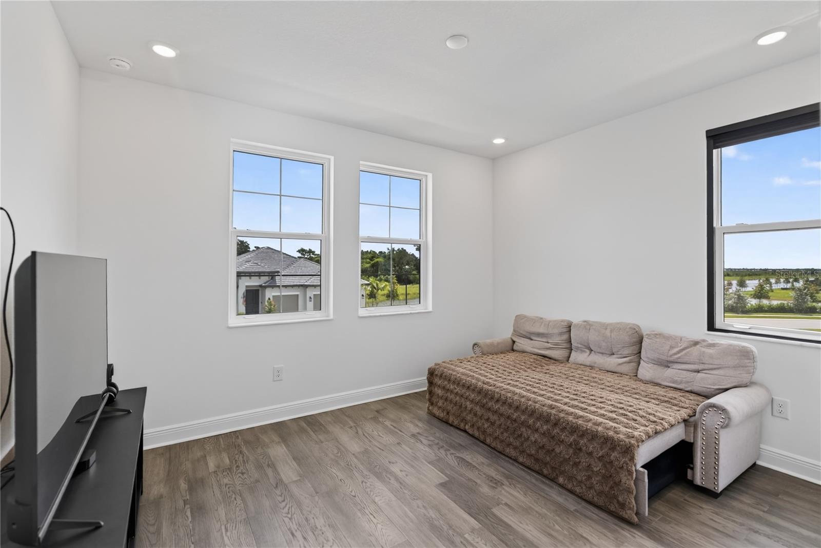 7595 SEAHAWK AVE — photo 34