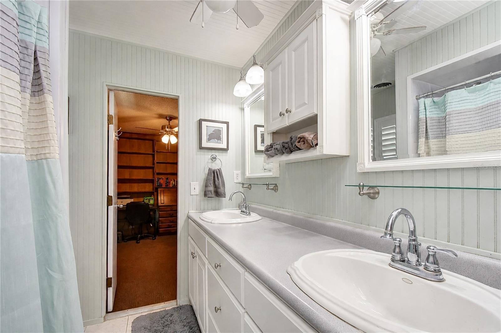 3917 KING DR — photo 32