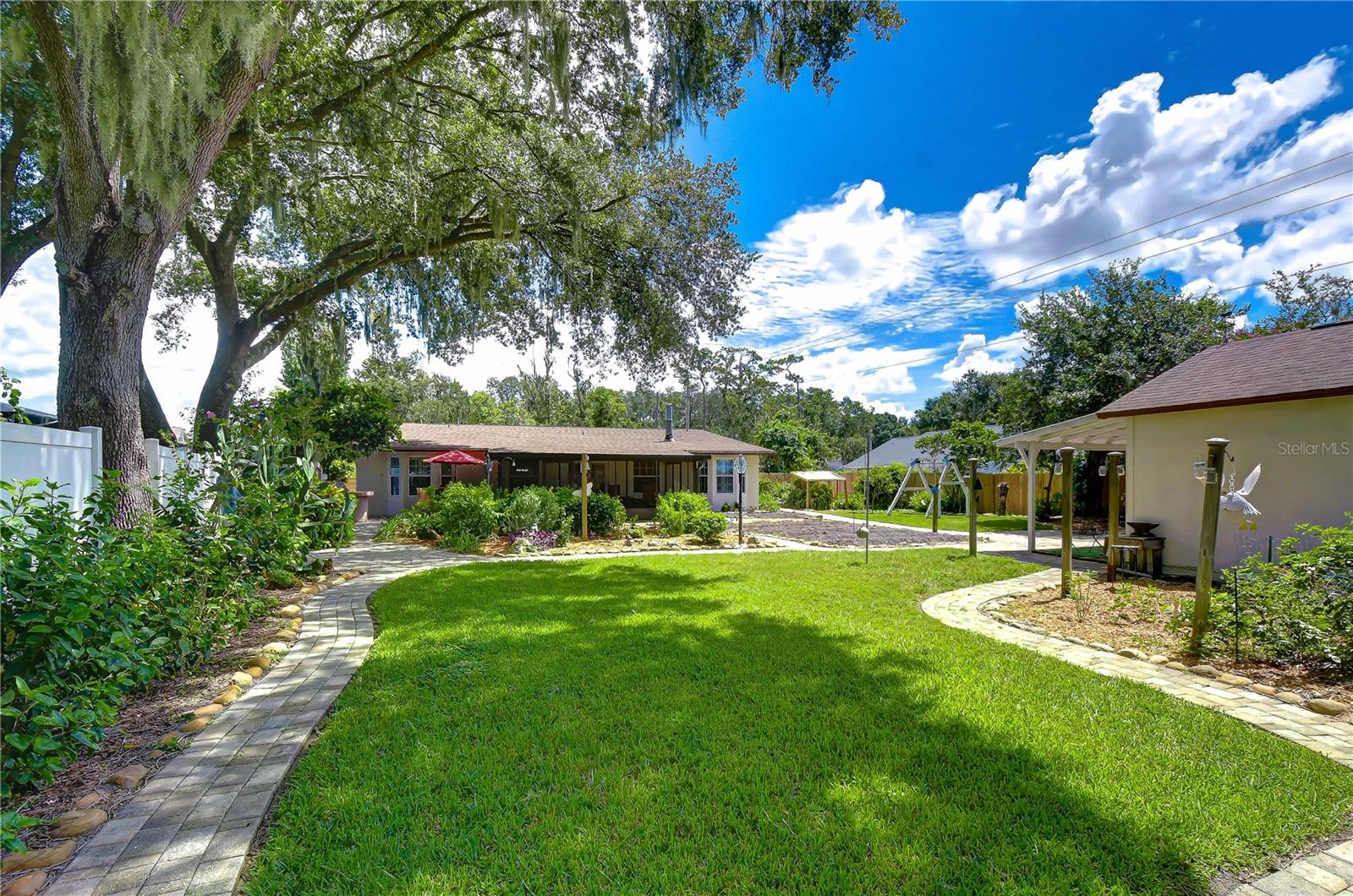 3917 KING DR — photo 2