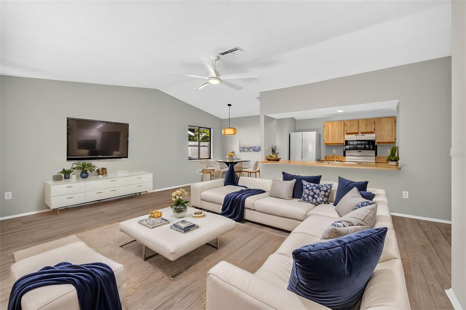 651 TIMBER BAY CIR E — photo 8