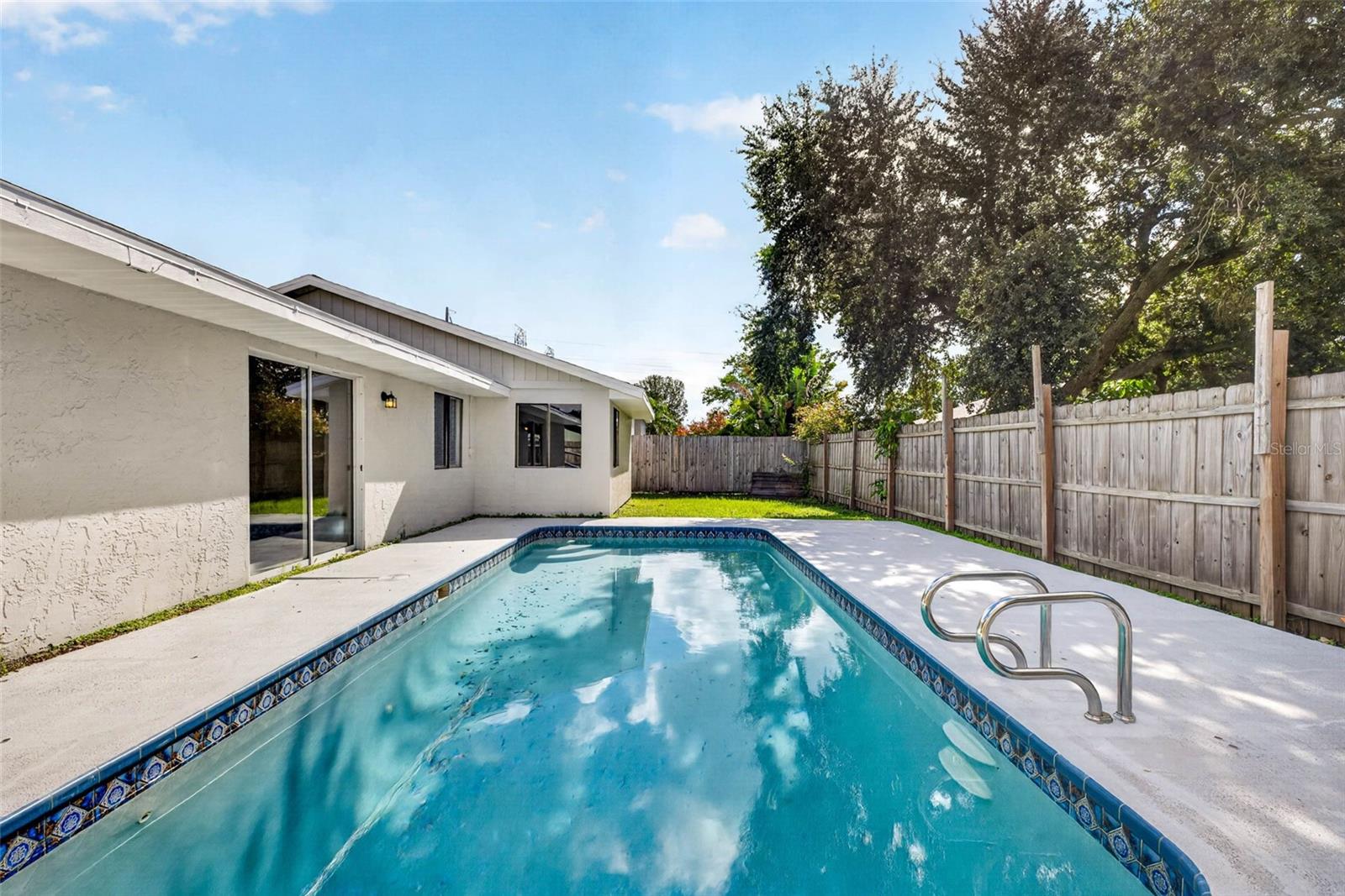 651 TIMBER BAY CIR E — photo 32