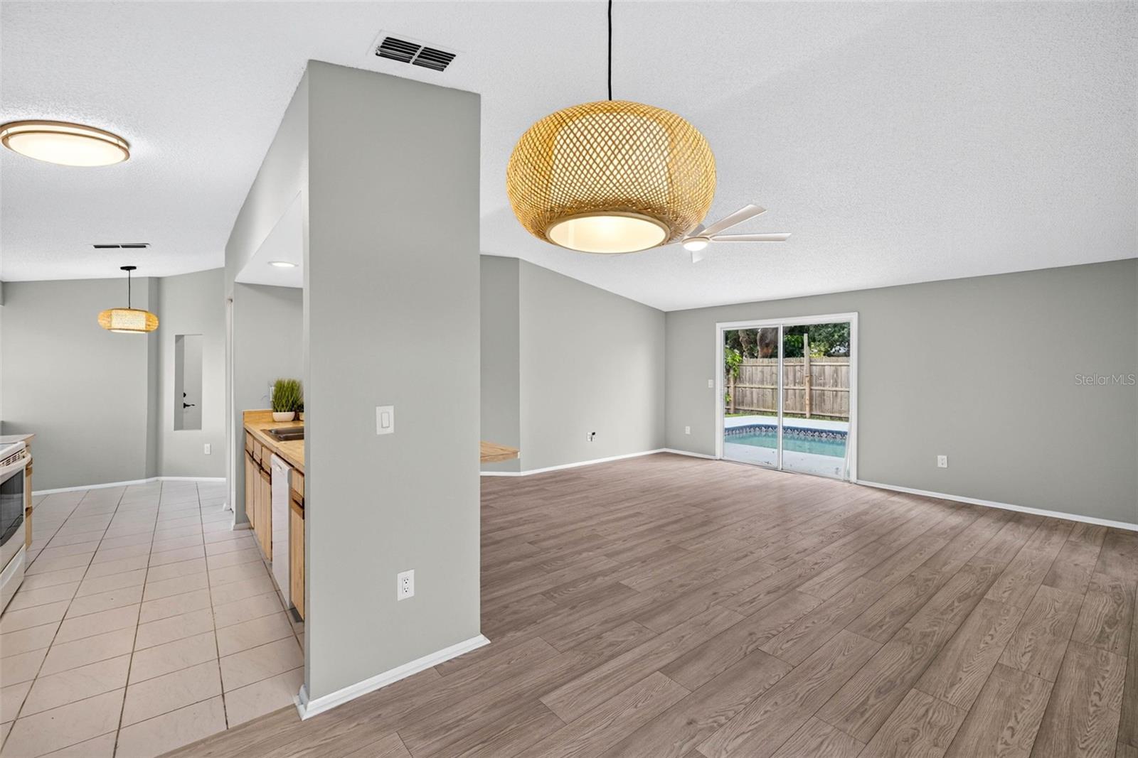651 TIMBER BAY CIR E — photo 19