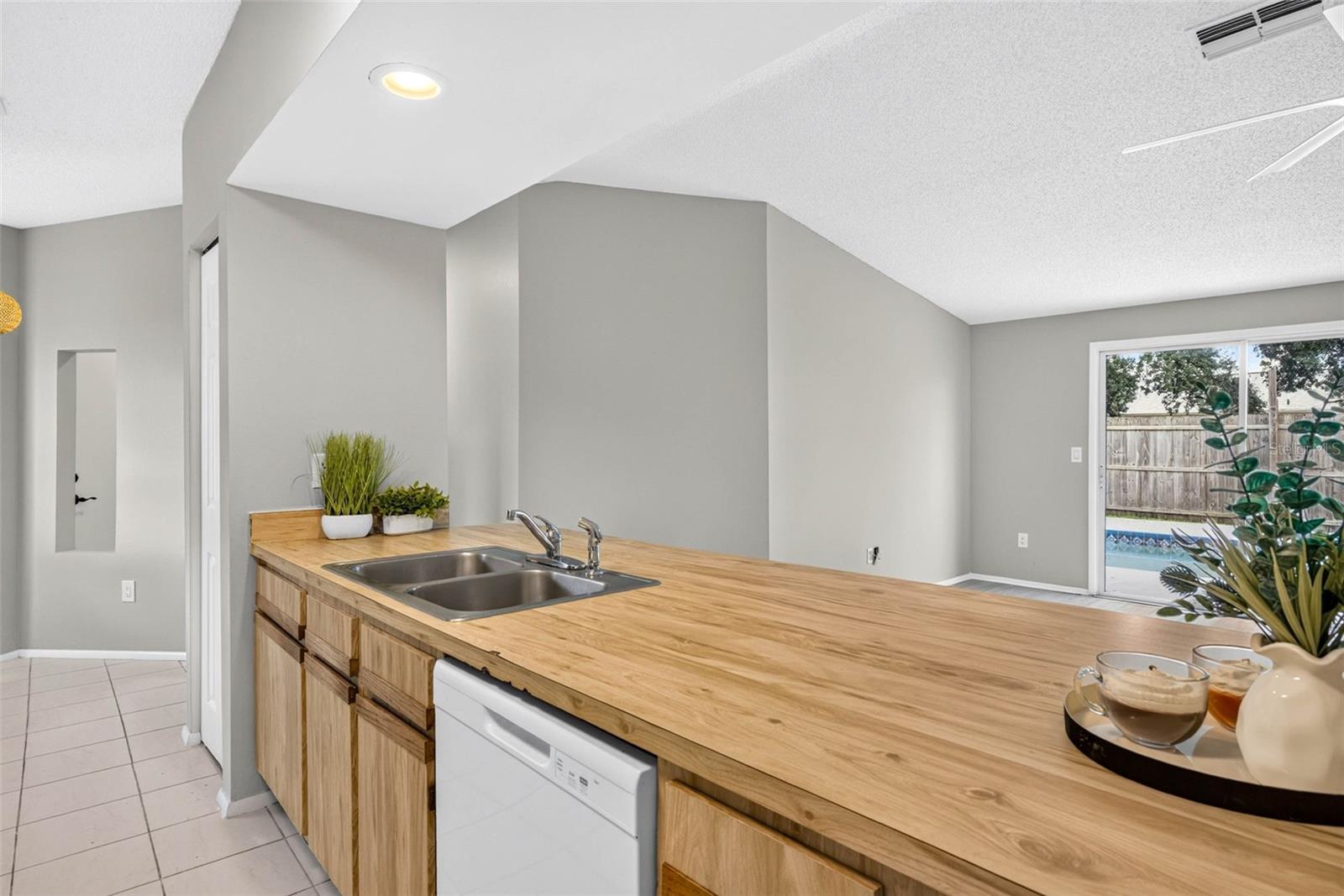 651 TIMBER BAY CIR E — photo 18