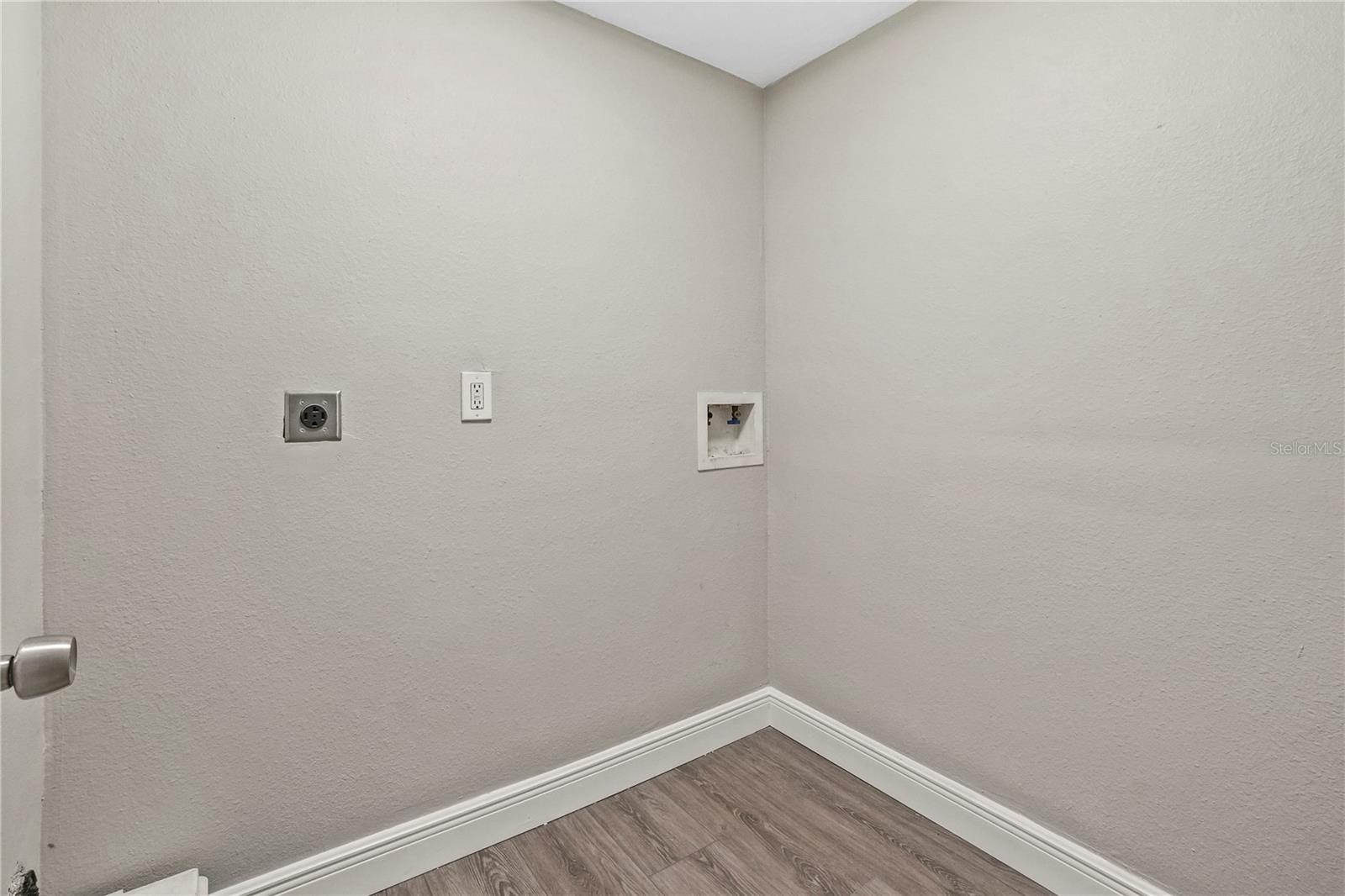 202 GAY RD — photo 13