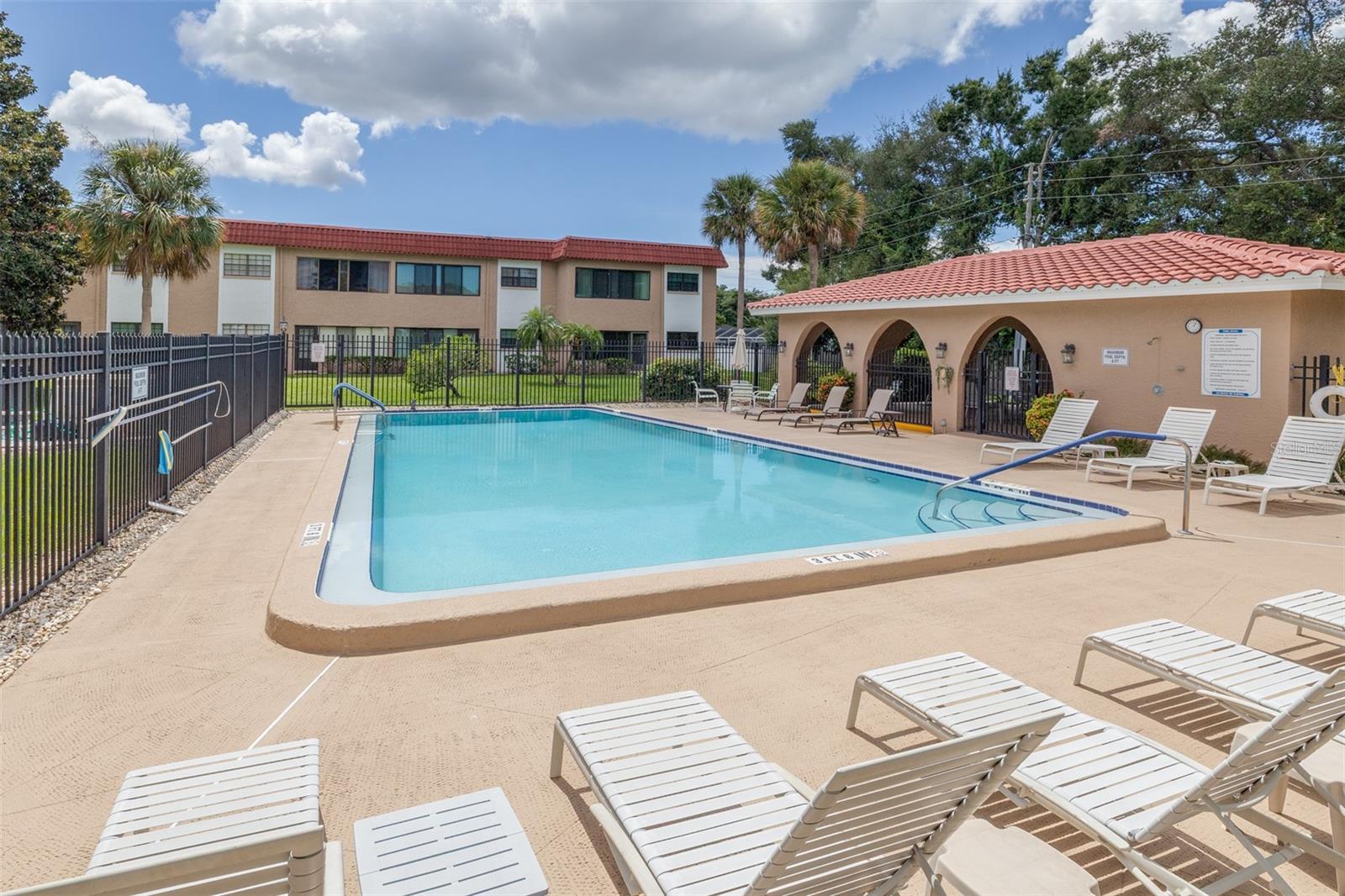 1750 BELLEAIR FOREST DR #A8 — photo 2