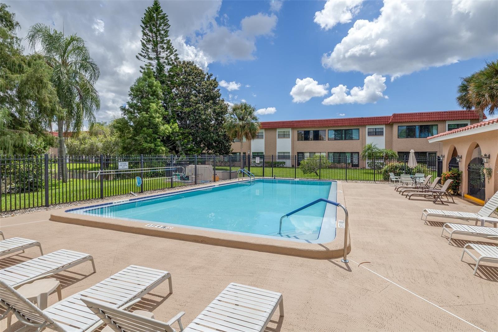 1750 BELLEAIR FOREST DR #A8 — photo 35