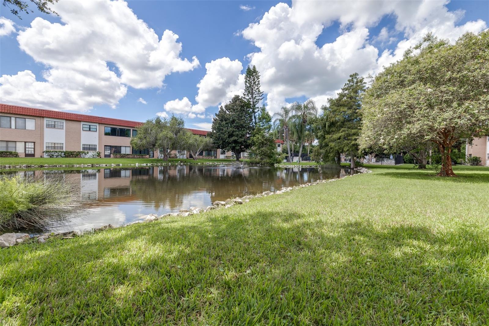 1750 BELLEAIR FOREST DR #A8 — photo 30