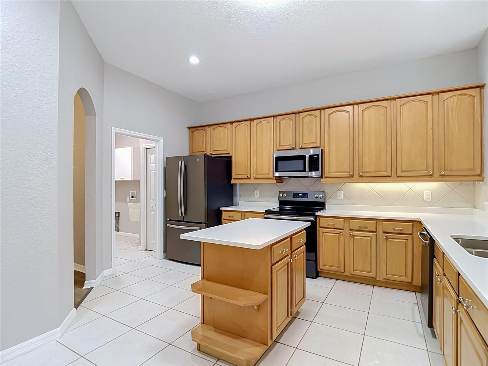 10221 GARDEN ALCOVE DR — photo 18