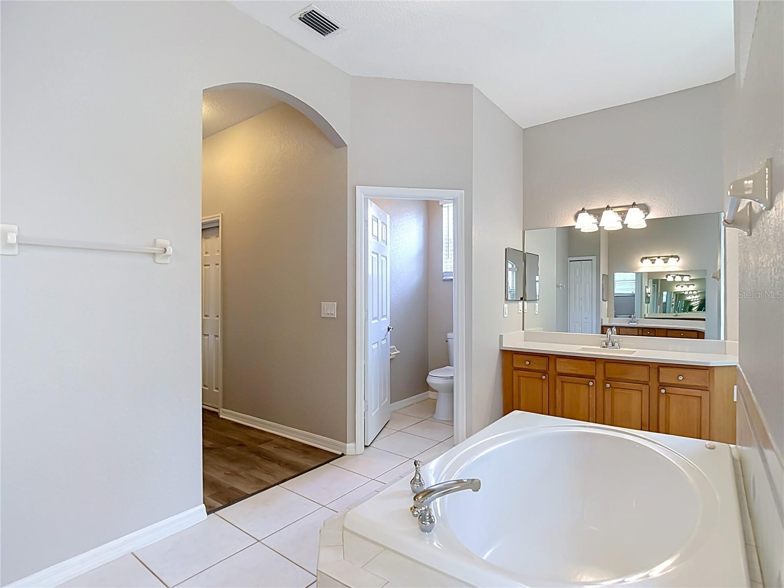 10221 GARDEN ALCOVE DR — photo 35