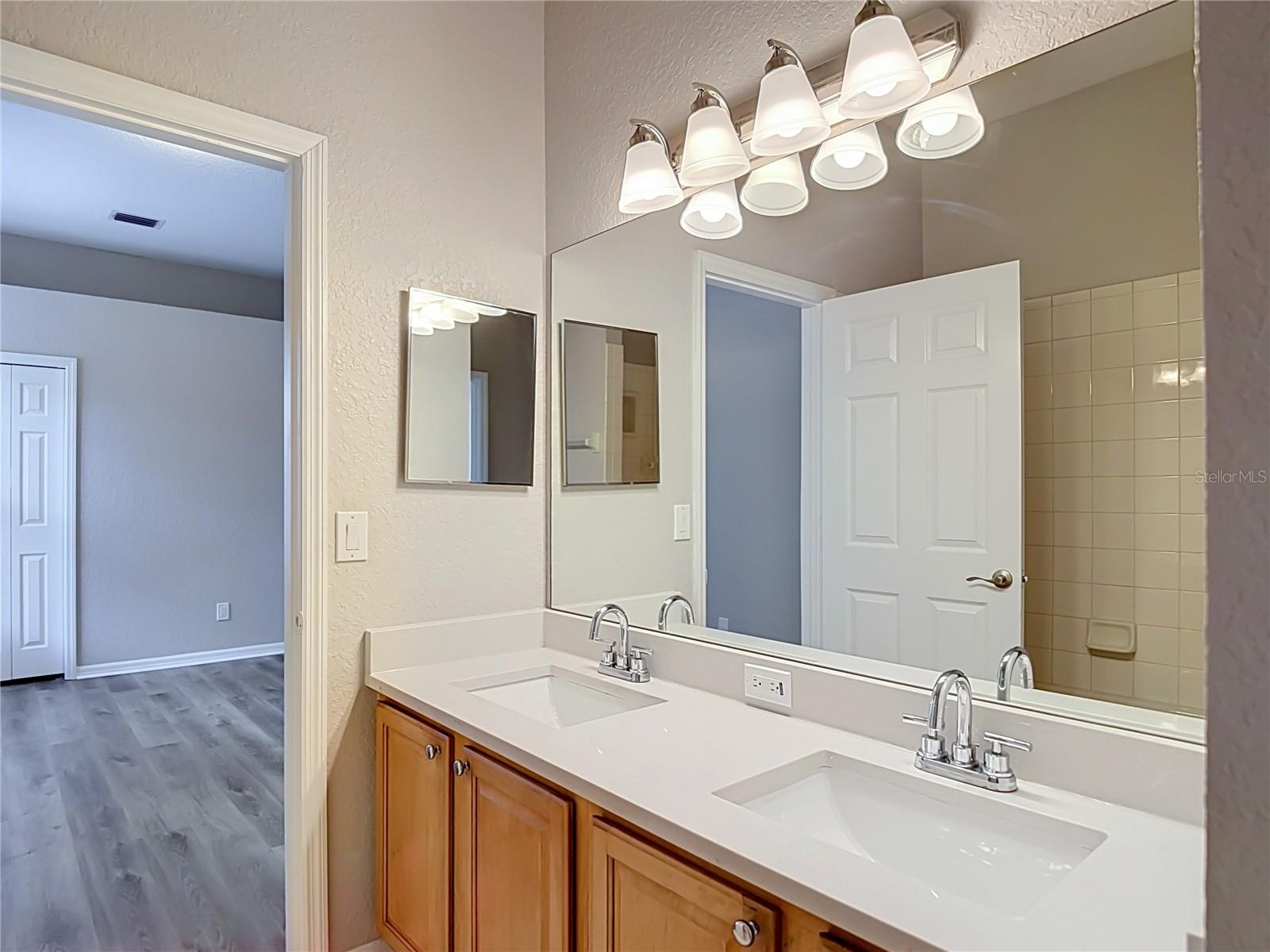 10221 GARDEN ALCOVE DR — photo 43