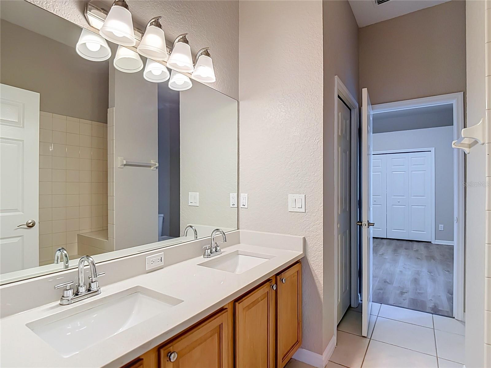 10221 GARDEN ALCOVE DR — photo 42