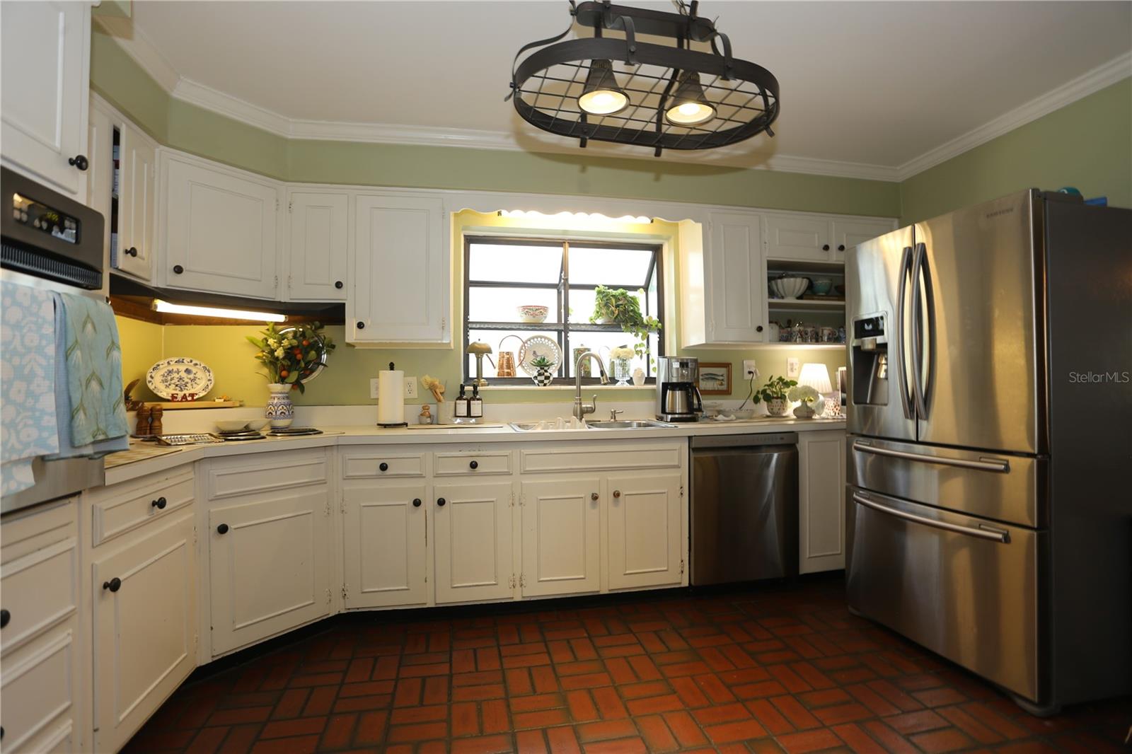 4414 W WATROUS AVE — photo 9