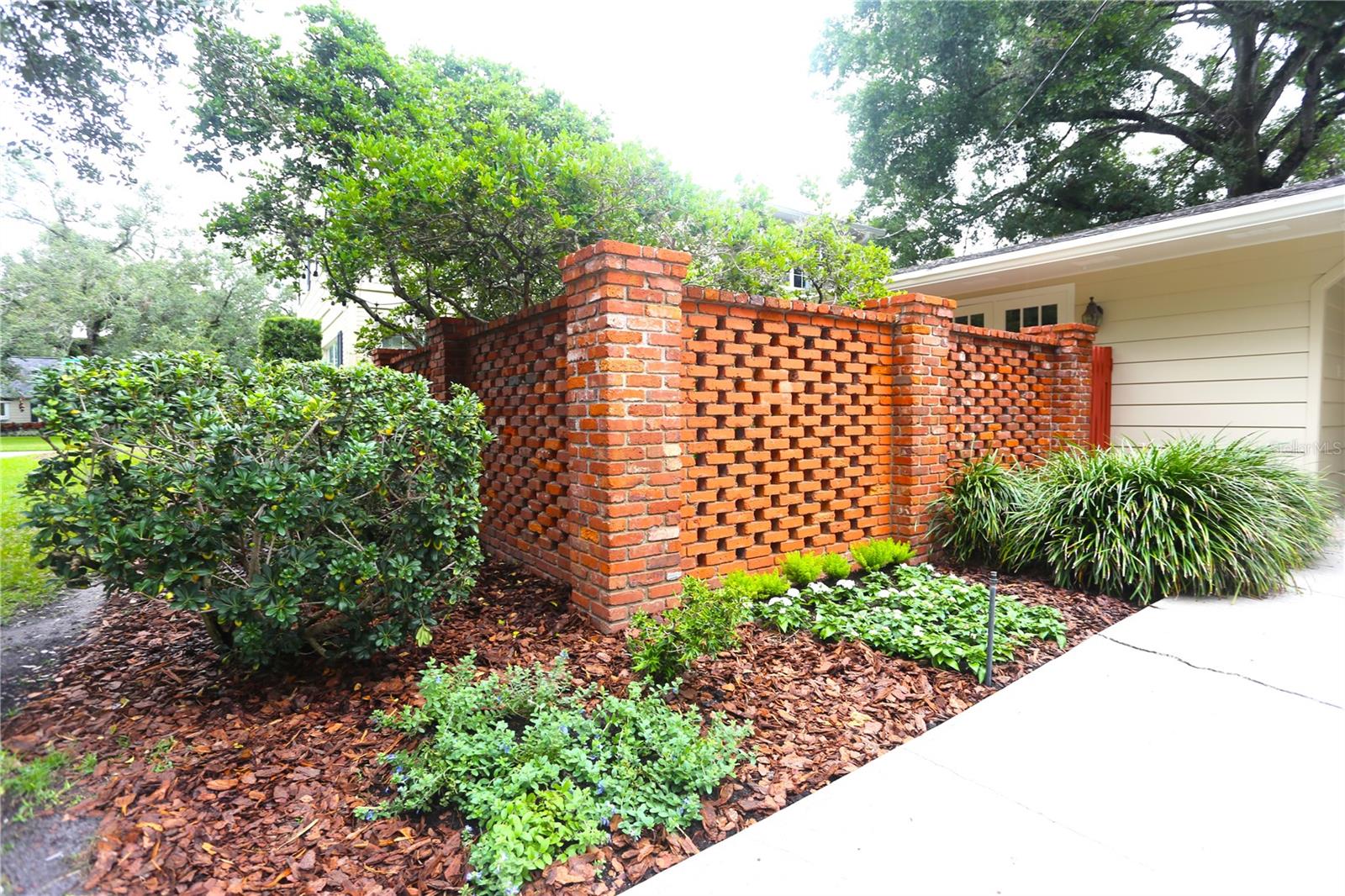 4414 W WATROUS AVE — photo 18