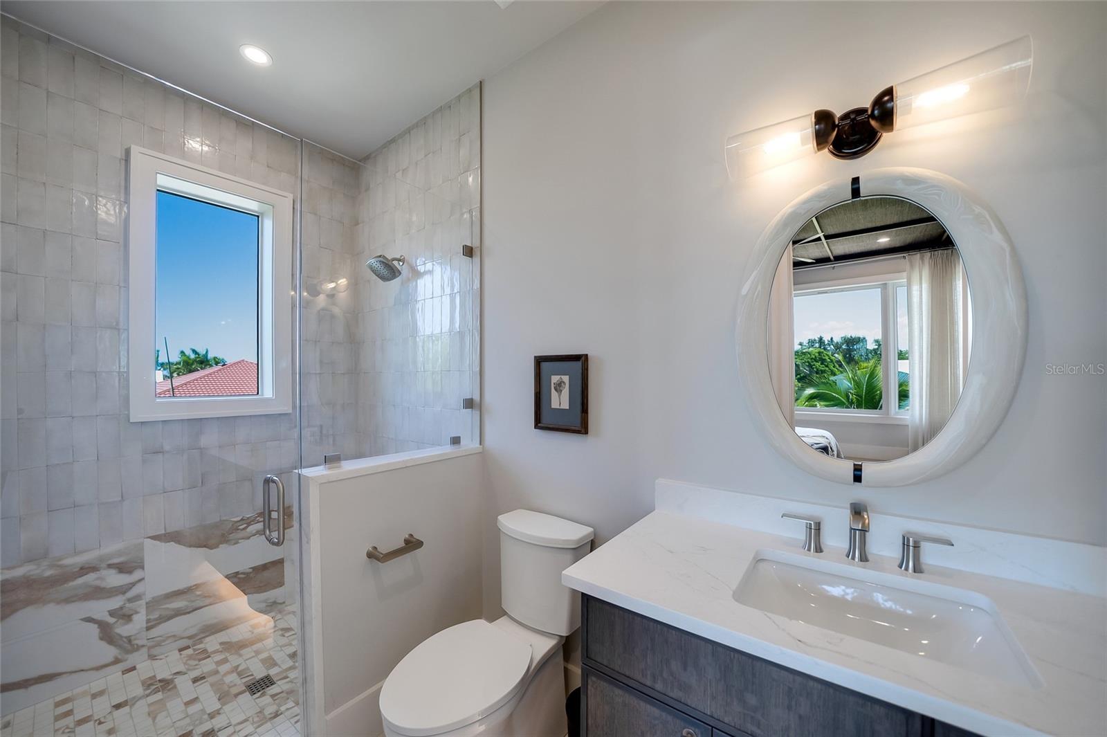 242 LAKEVIEW DR — photo 49