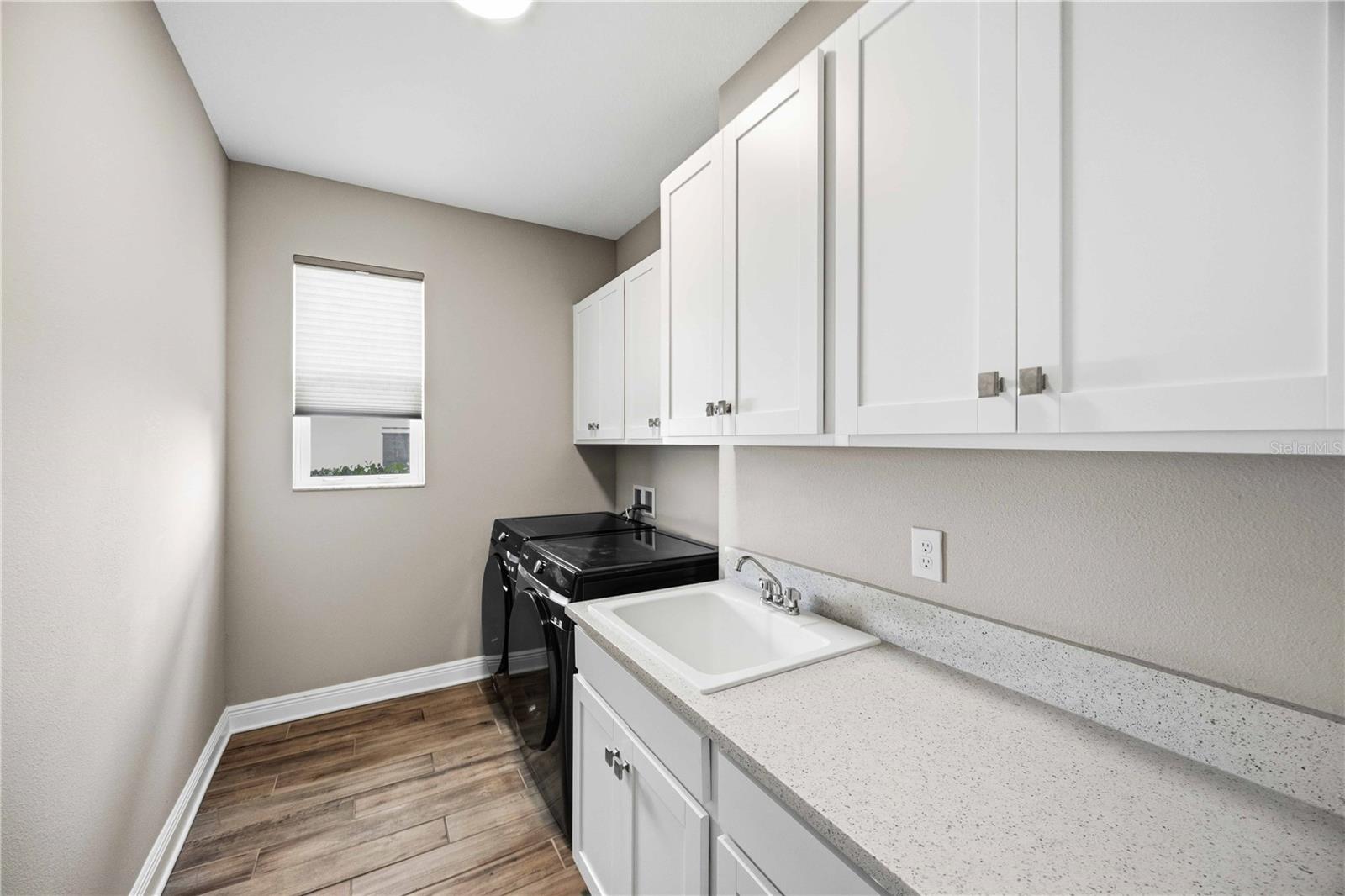 4745 ANTRIM DR — photo 11