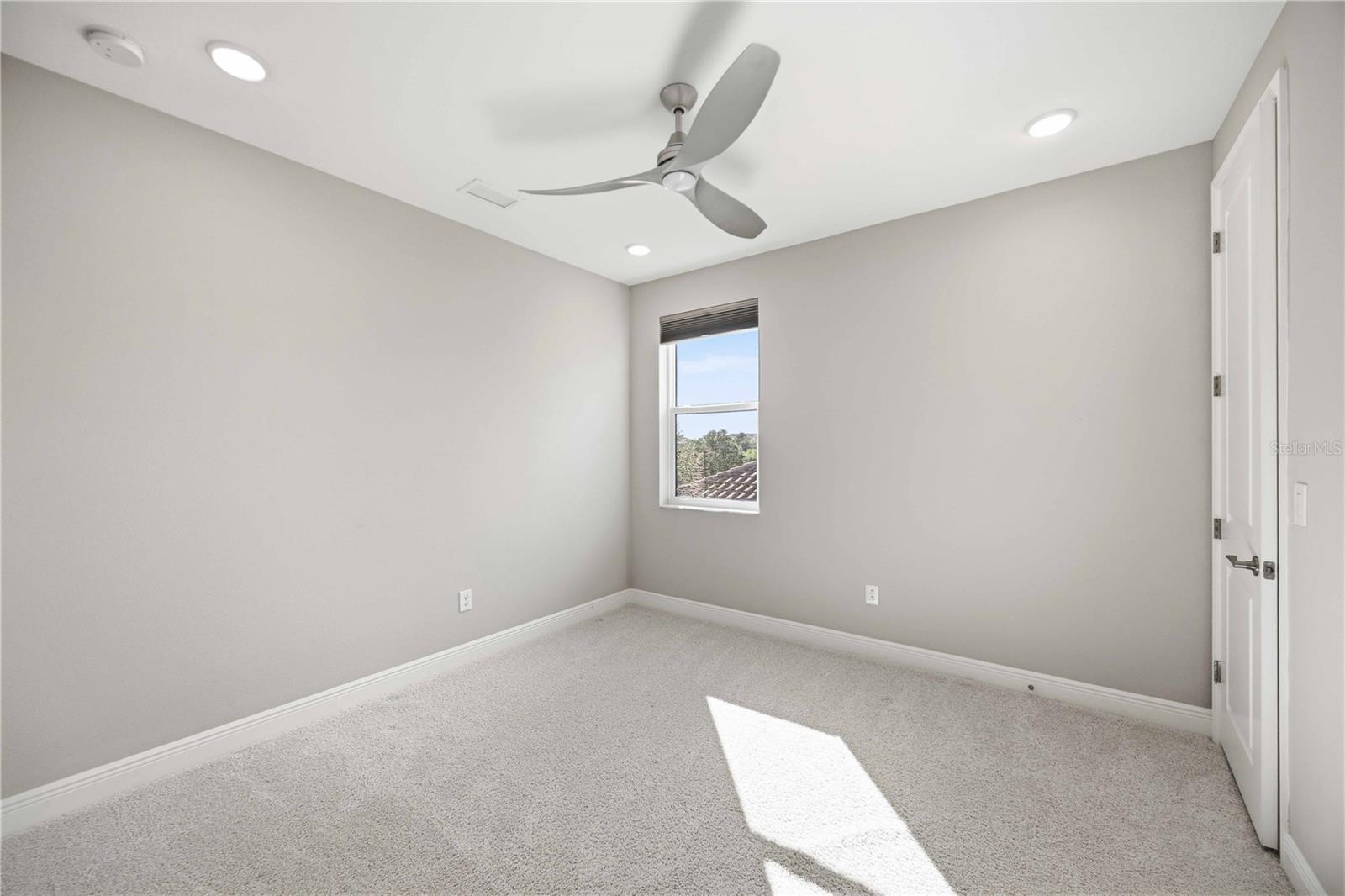 4745 ANTRIM DR — photo 24
