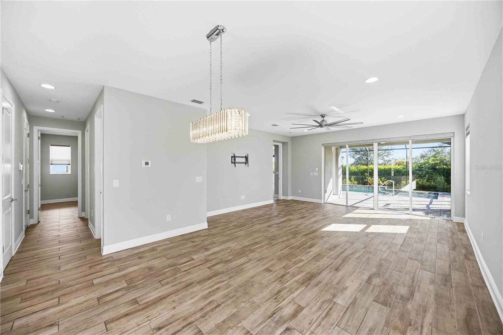 4745 ANTRIM DR — photo 10