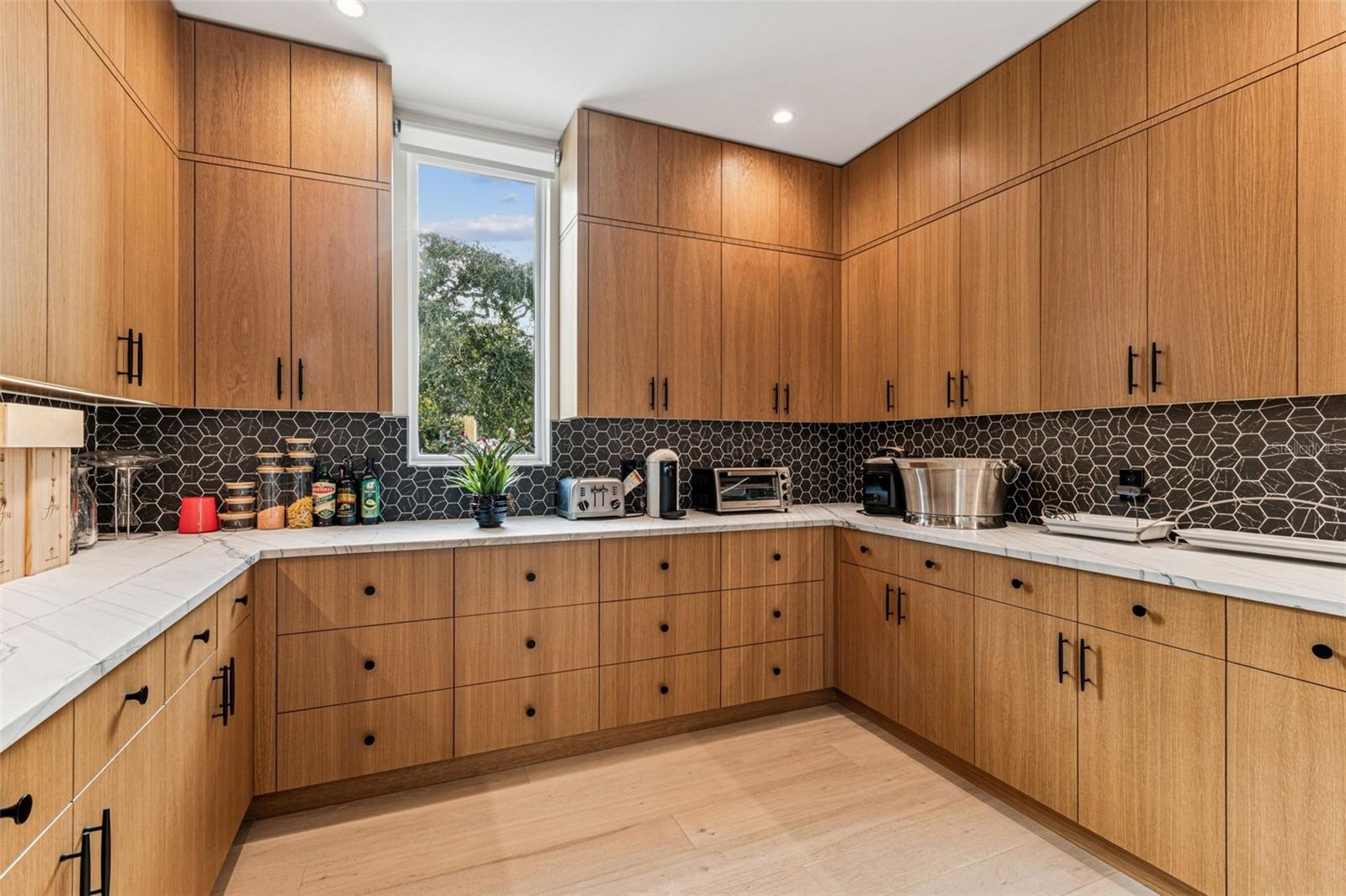5010 BAYSHORE BLVD #11 — photo 14