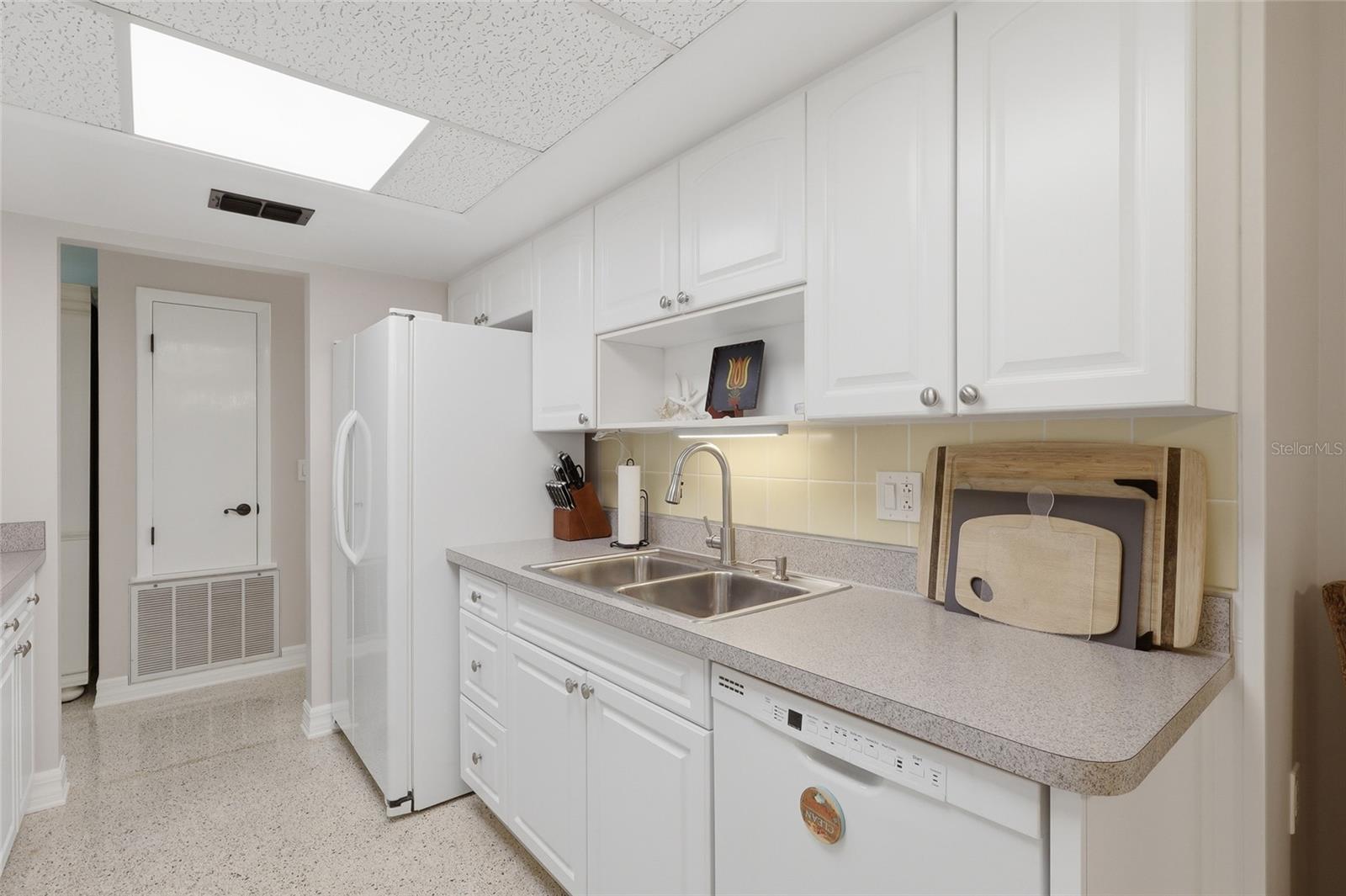 8403 S FLINTROCK CT — photo 13