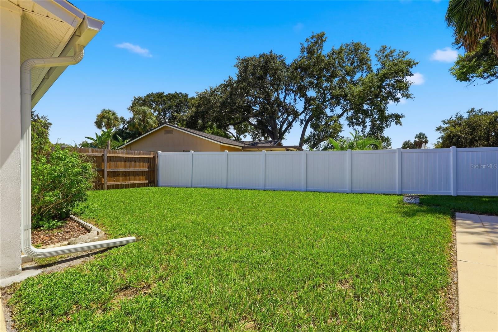 8403 S FLINTROCK CT — photo 31