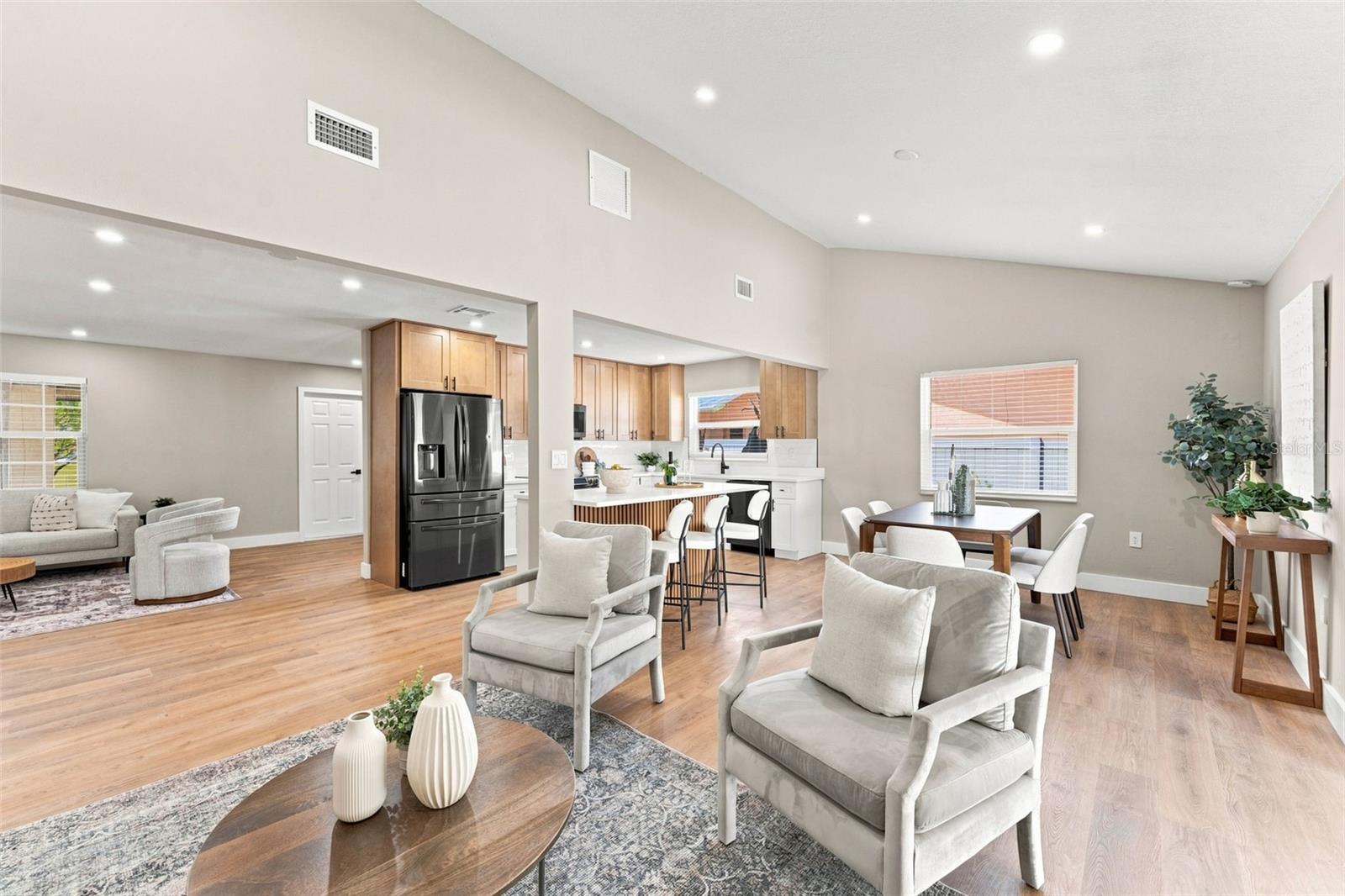 300 N BAY HILLS BLVD — photo 14