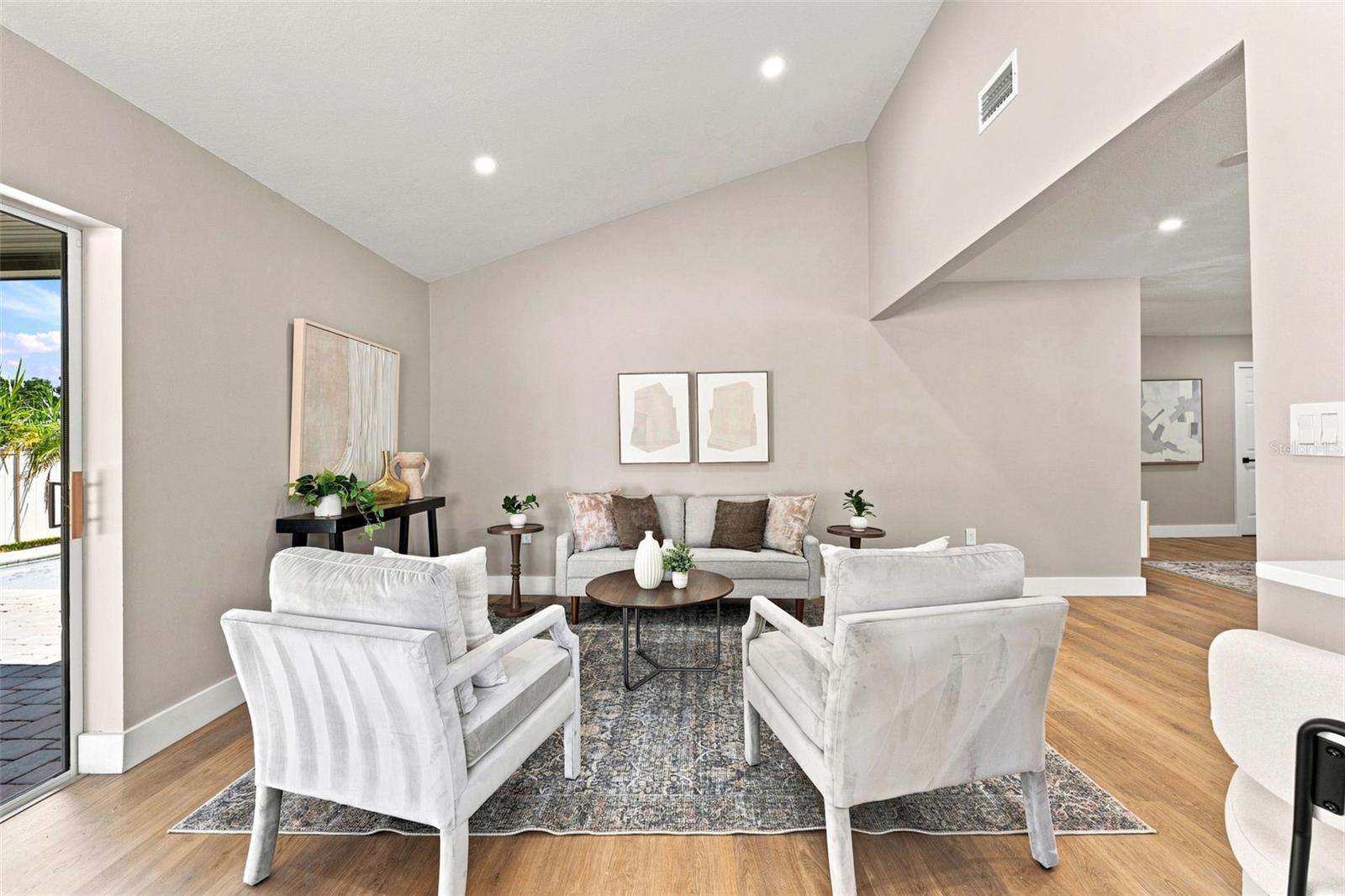 300 N BAY HILLS BLVD — photo 12