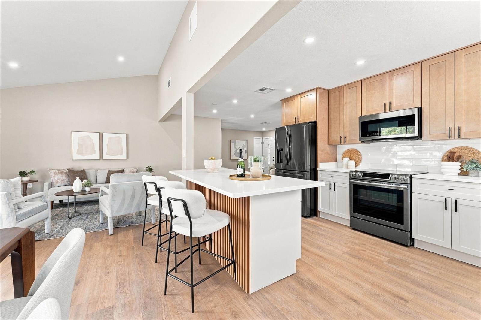 300 N BAY HILLS BLVD — photo 10
