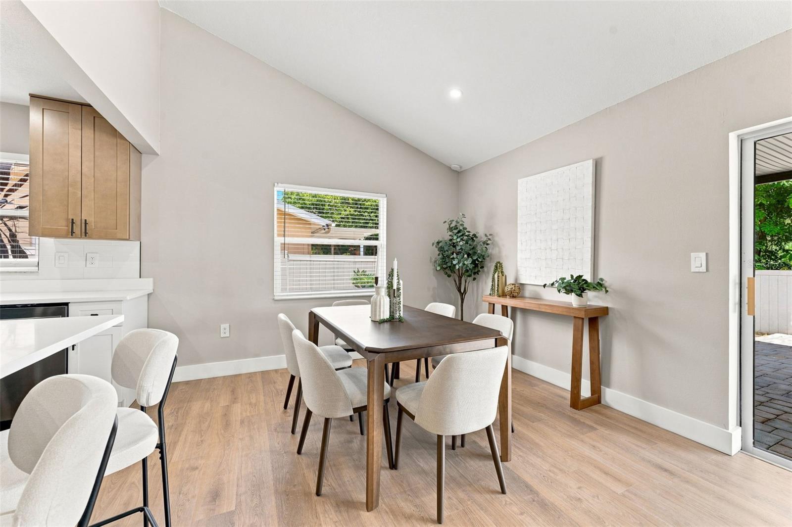 300 N BAY HILLS BLVD — photo 11