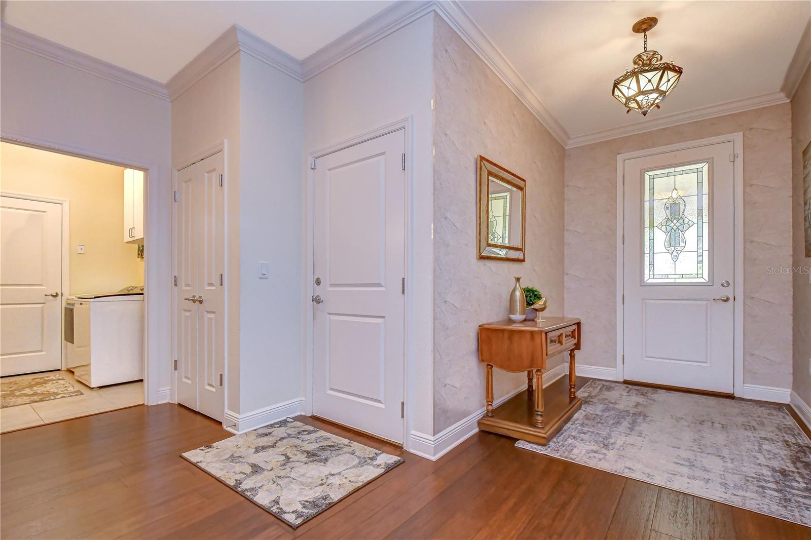 6810 MUNCASTER CT — photo 7