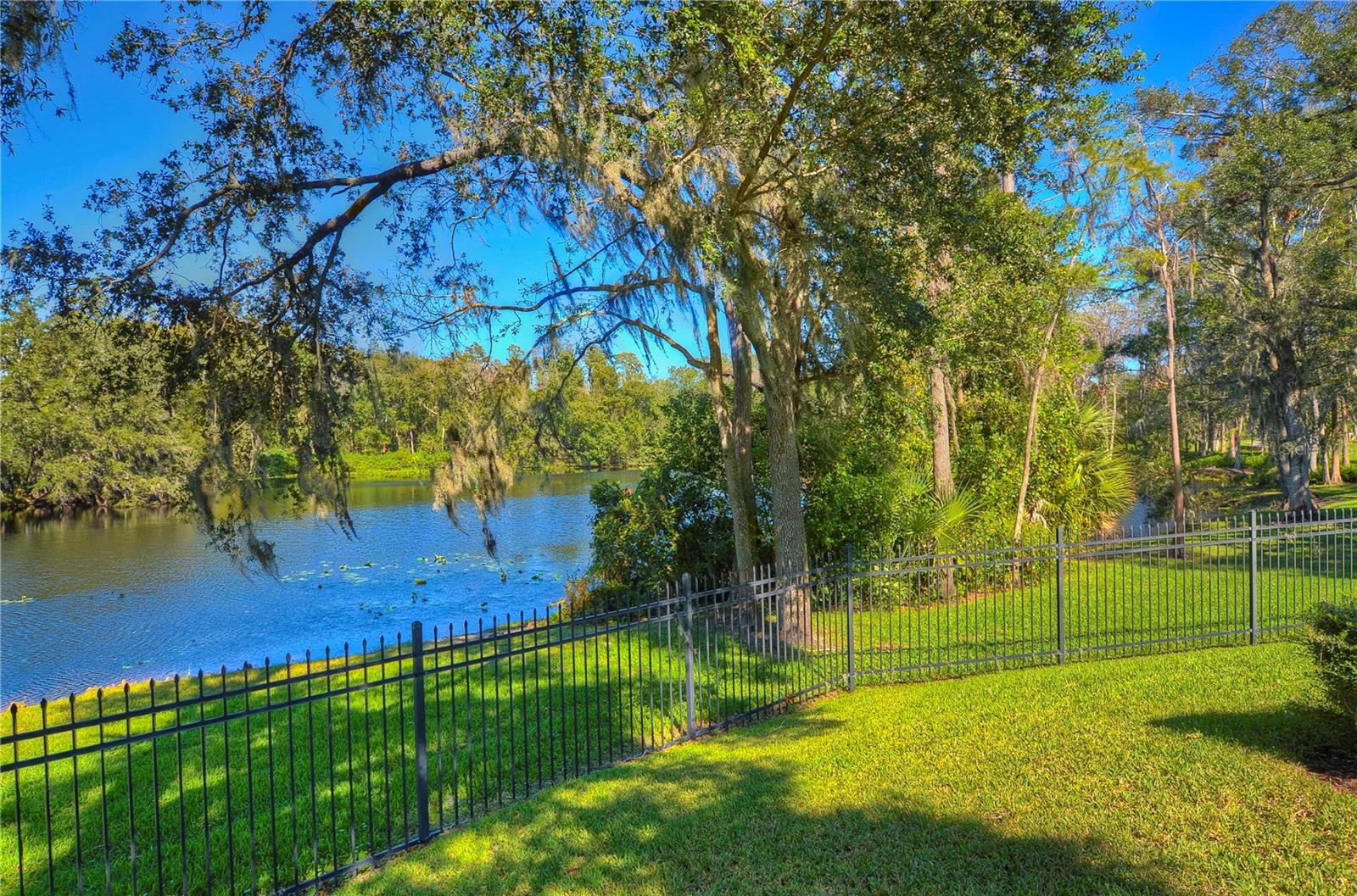 6810 MUNCASTER CT — photo 82