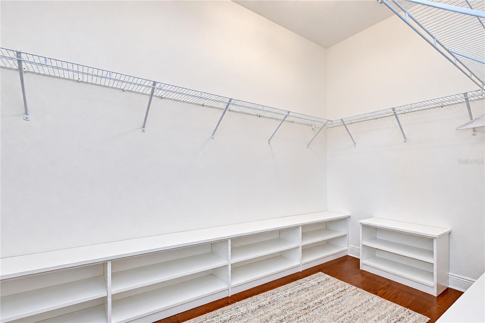6810 MUNCASTER CT — photo 38