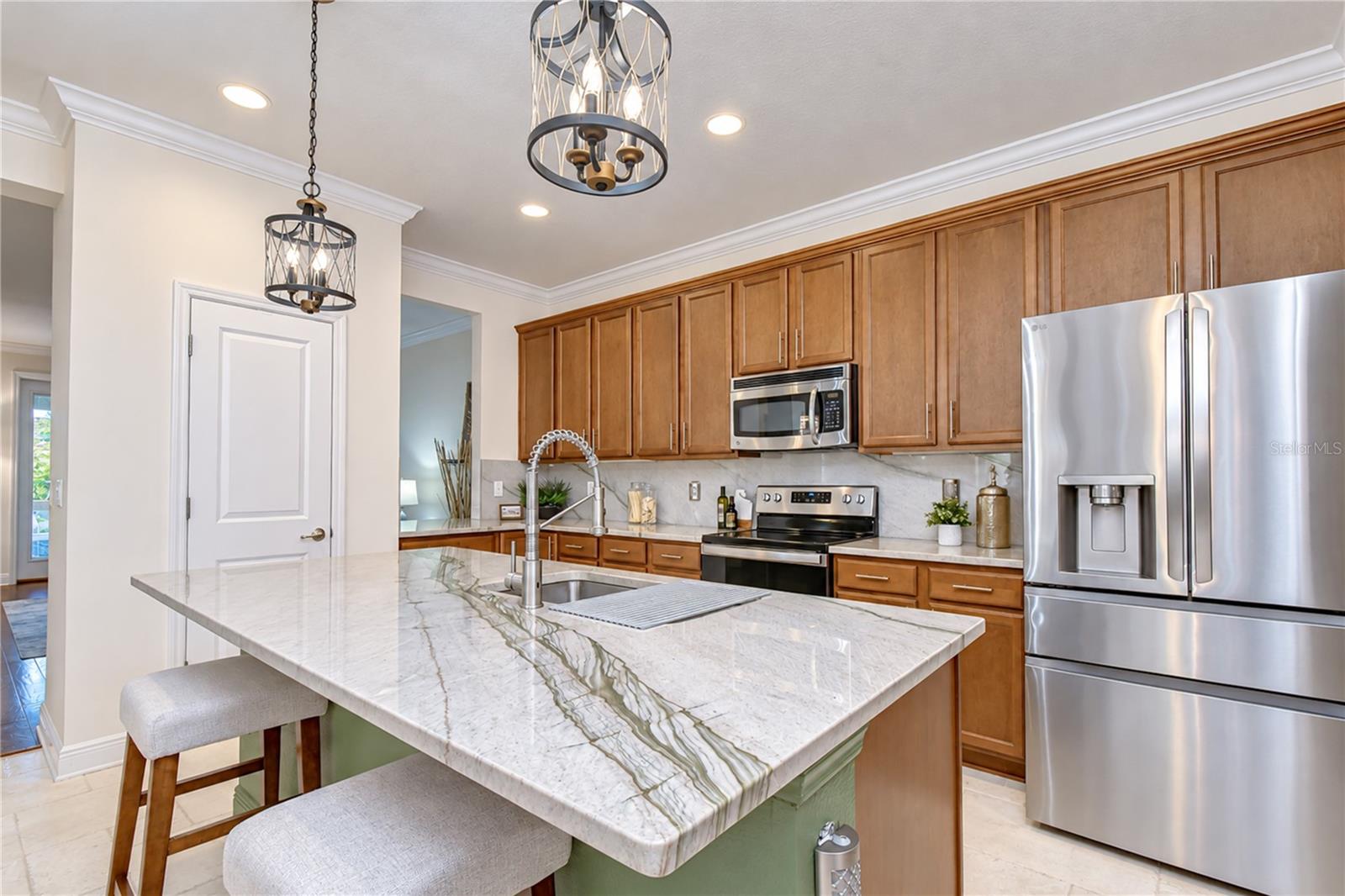 6810 MUNCASTER CT — photo 24