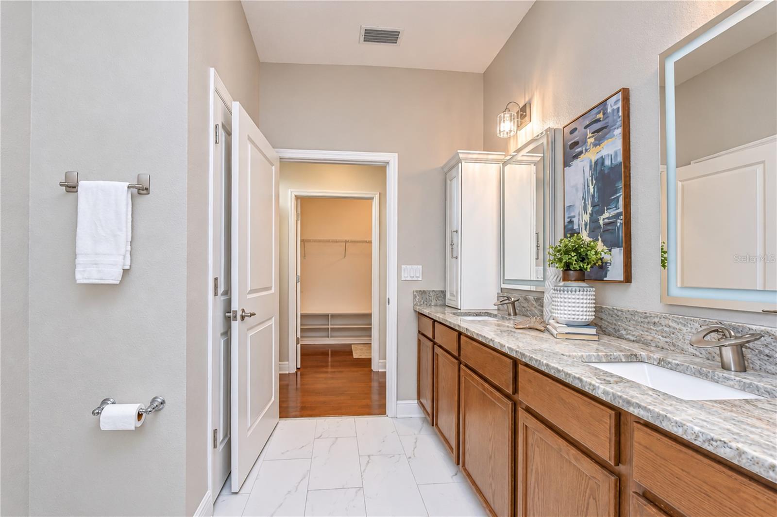 6810 MUNCASTER CT — photo 37