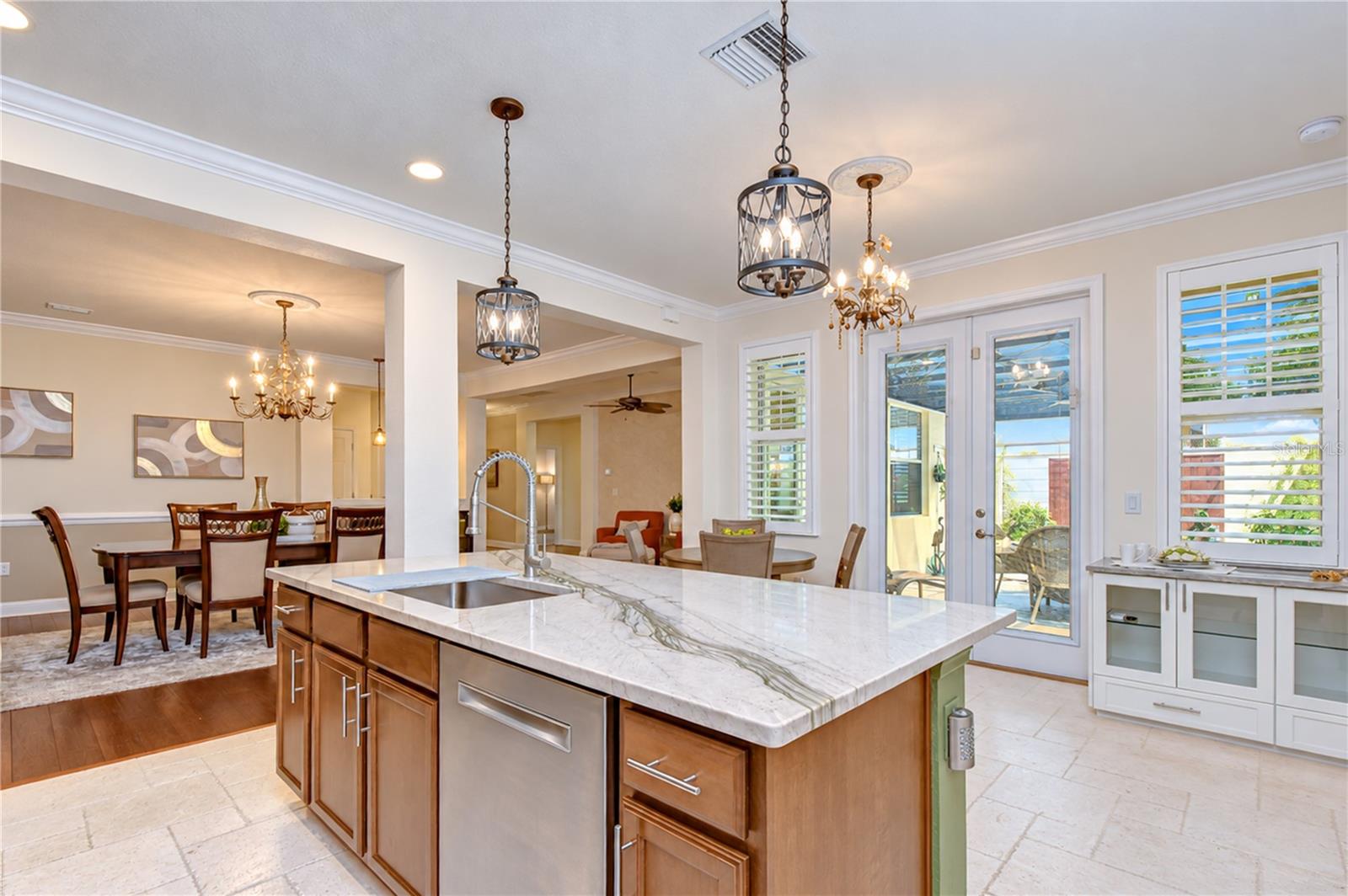 6810 MUNCASTER CT — photo 21