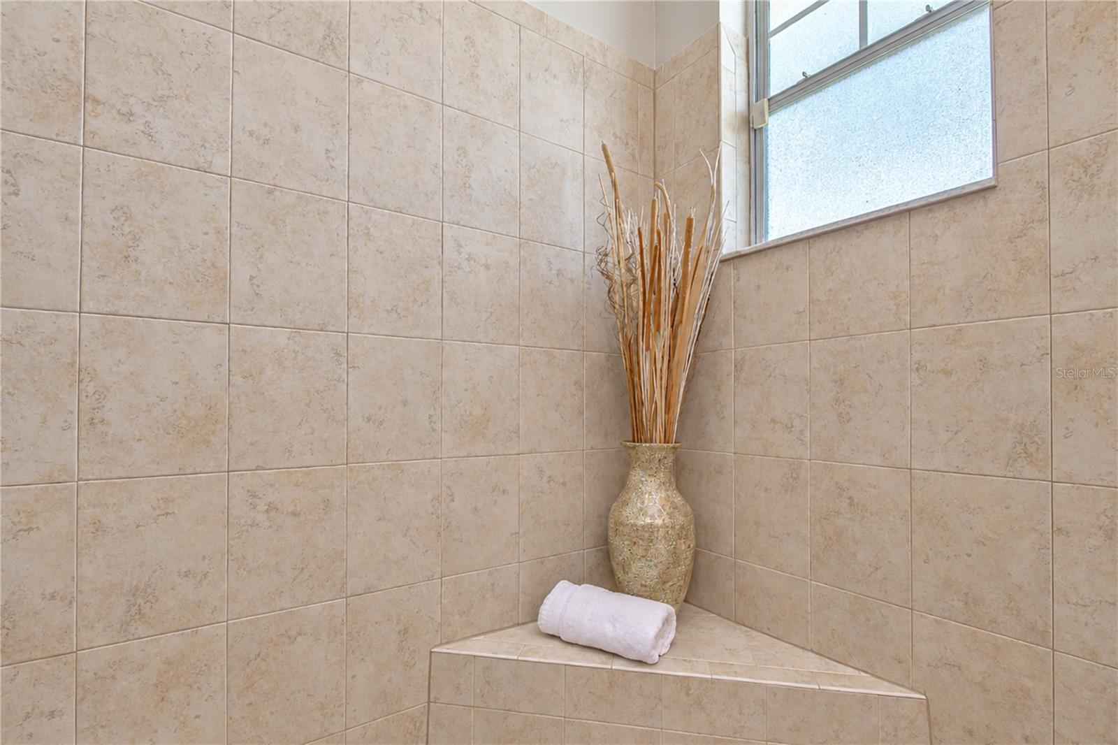 6810 MUNCASTER CT — photo 36