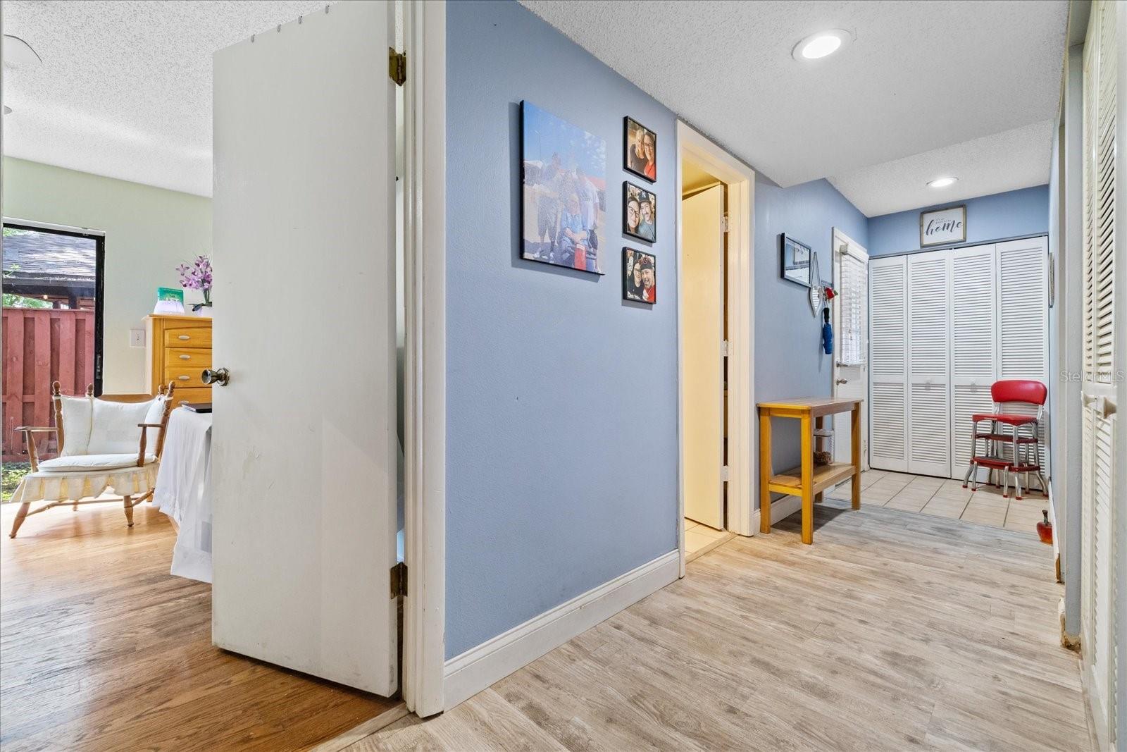 803 FAIRWOOD LN — photo 12