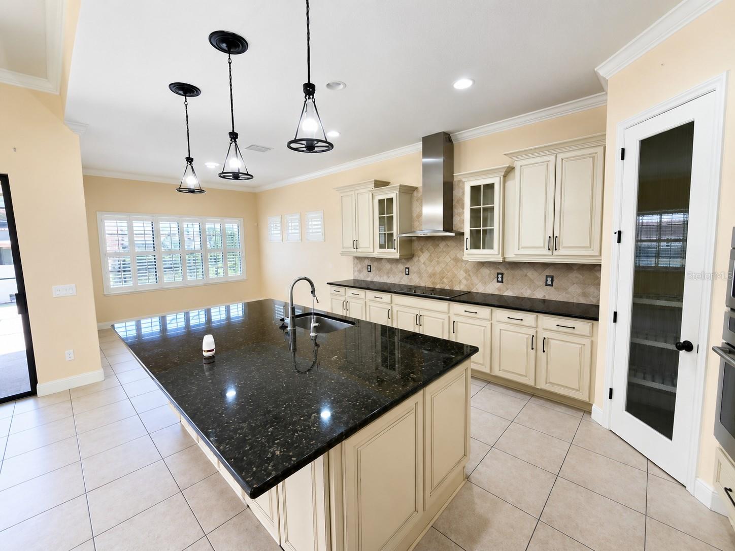 10911 CHARMWOOD DR — photo 3