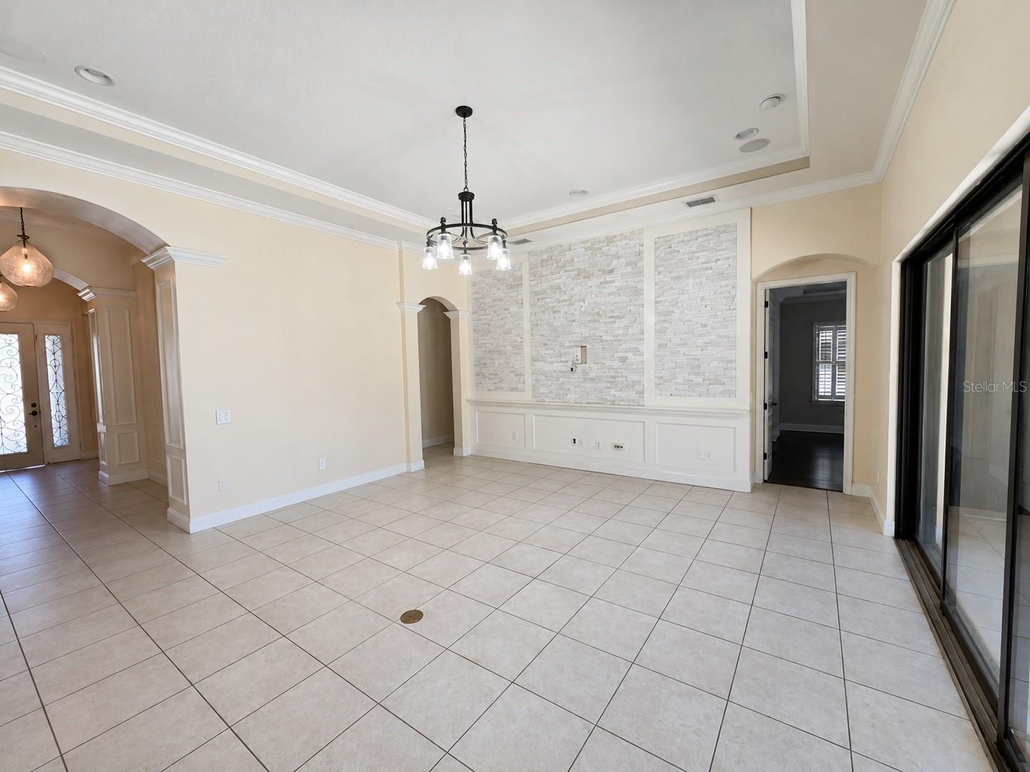 10911 CHARMWOOD DR — photo 4