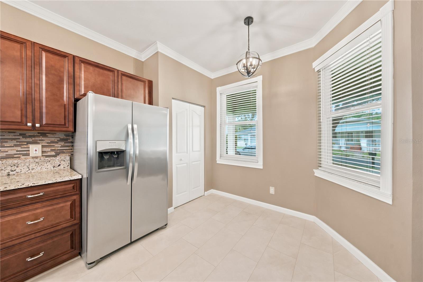 2318 W CHERRY ST — photo 8