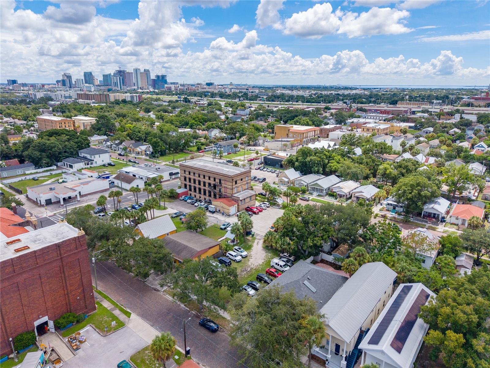 2318 W CHERRY ST — photo 40