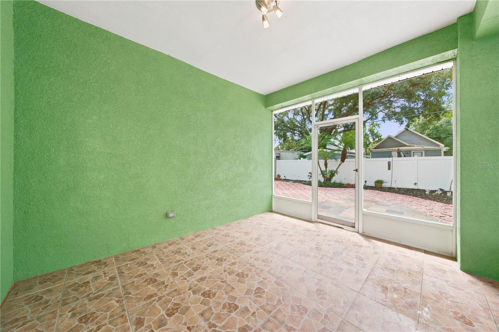 2318 W CHERRY ST — photo 25