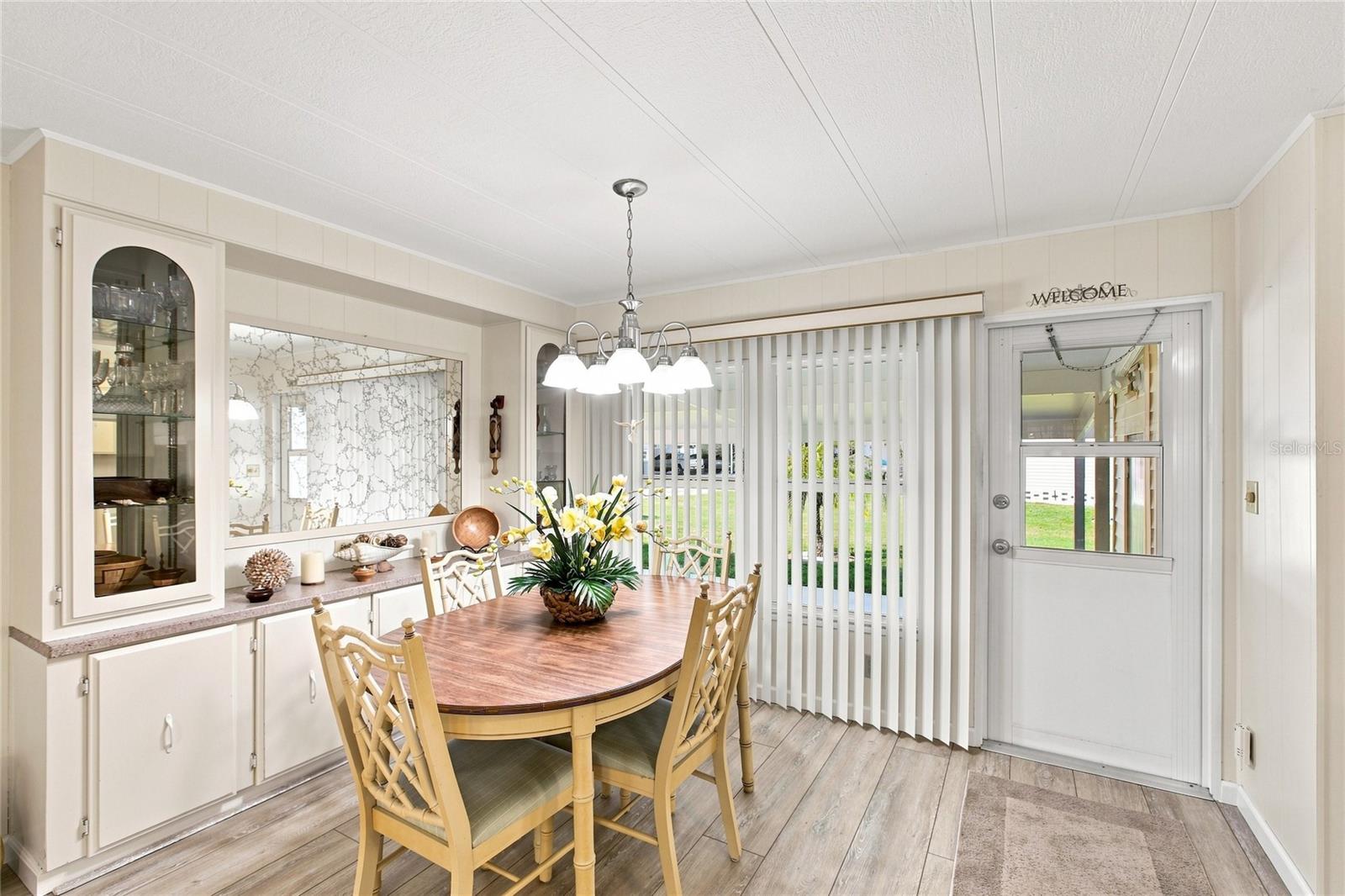 106 KING ARTHUR DR — photo 16