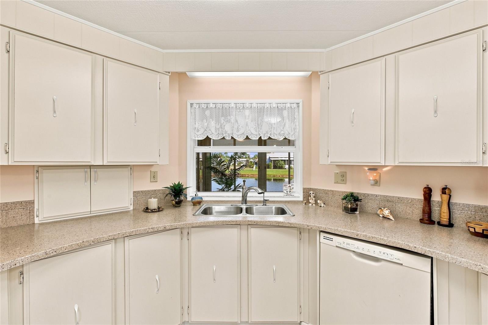 106 KING ARTHUR DR — photo 15