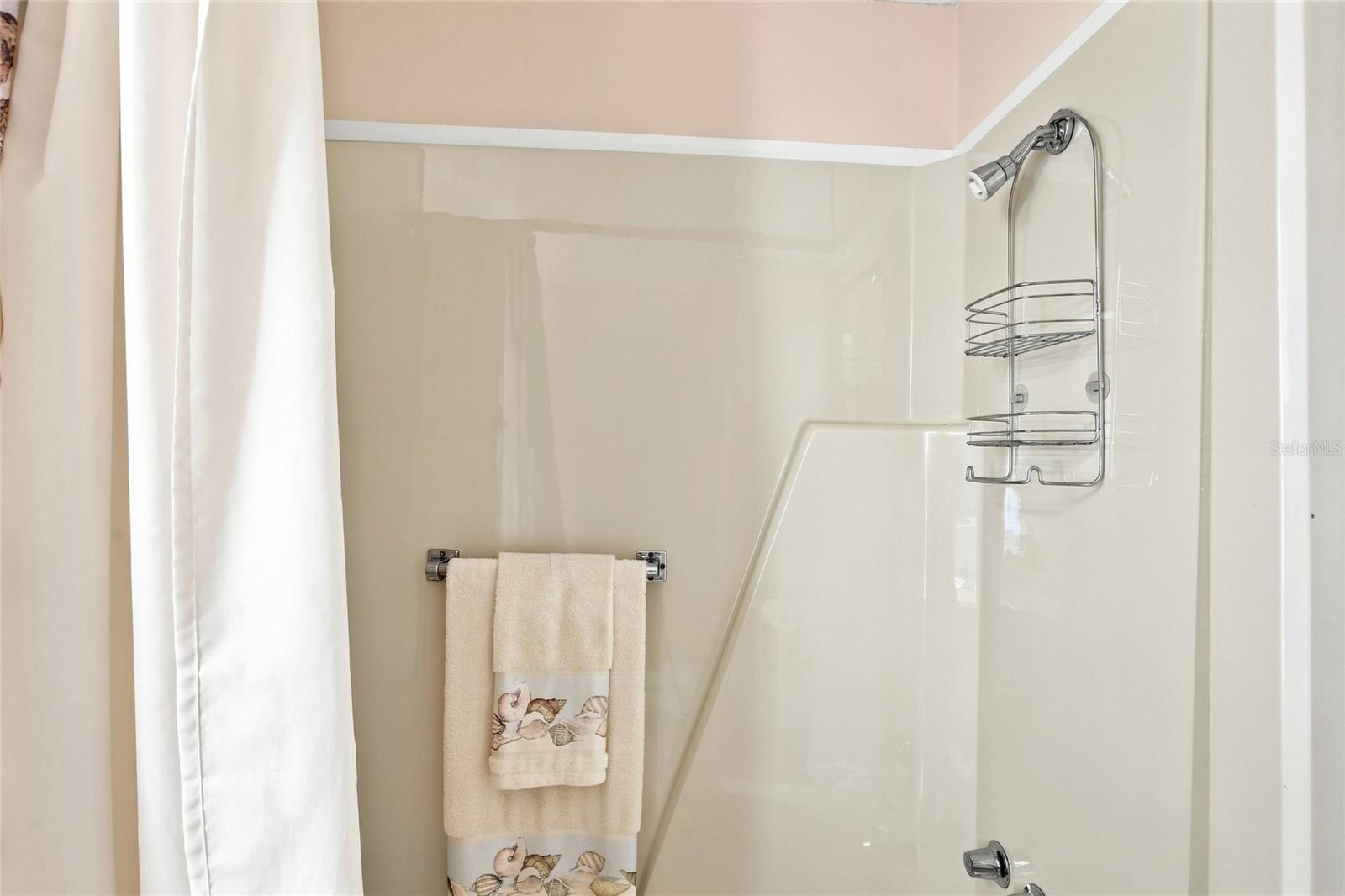 106 KING ARTHUR DR — photo 32
