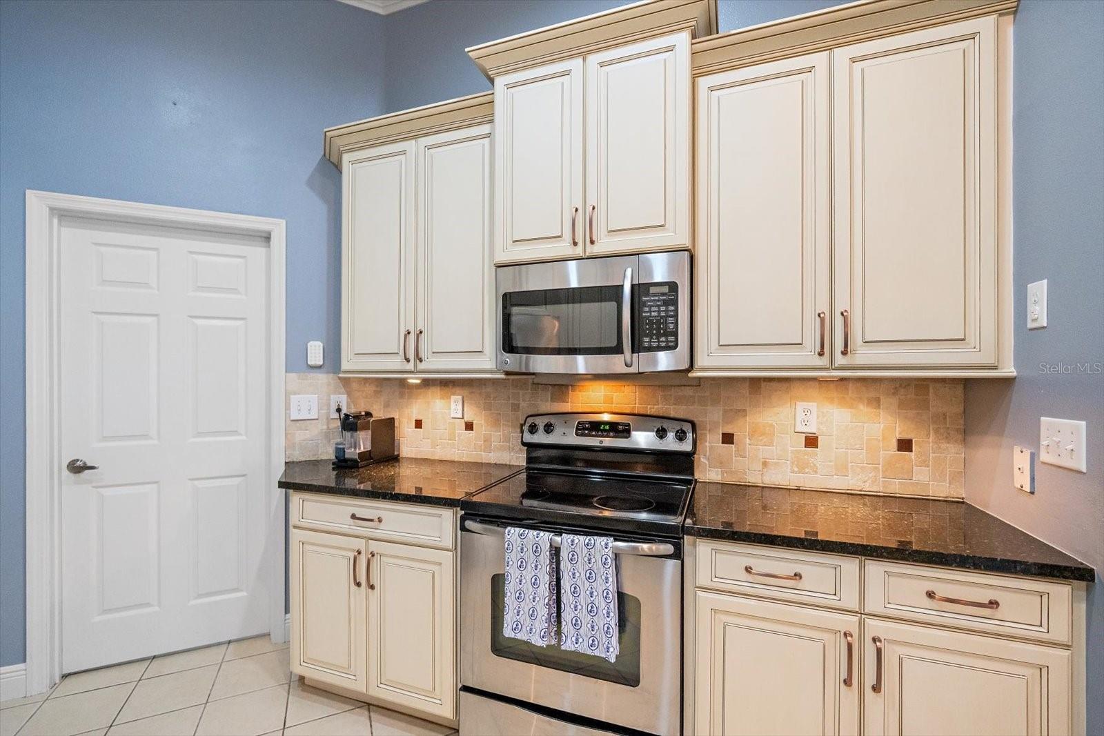 7378 DEER CROSSING CT — photo 10