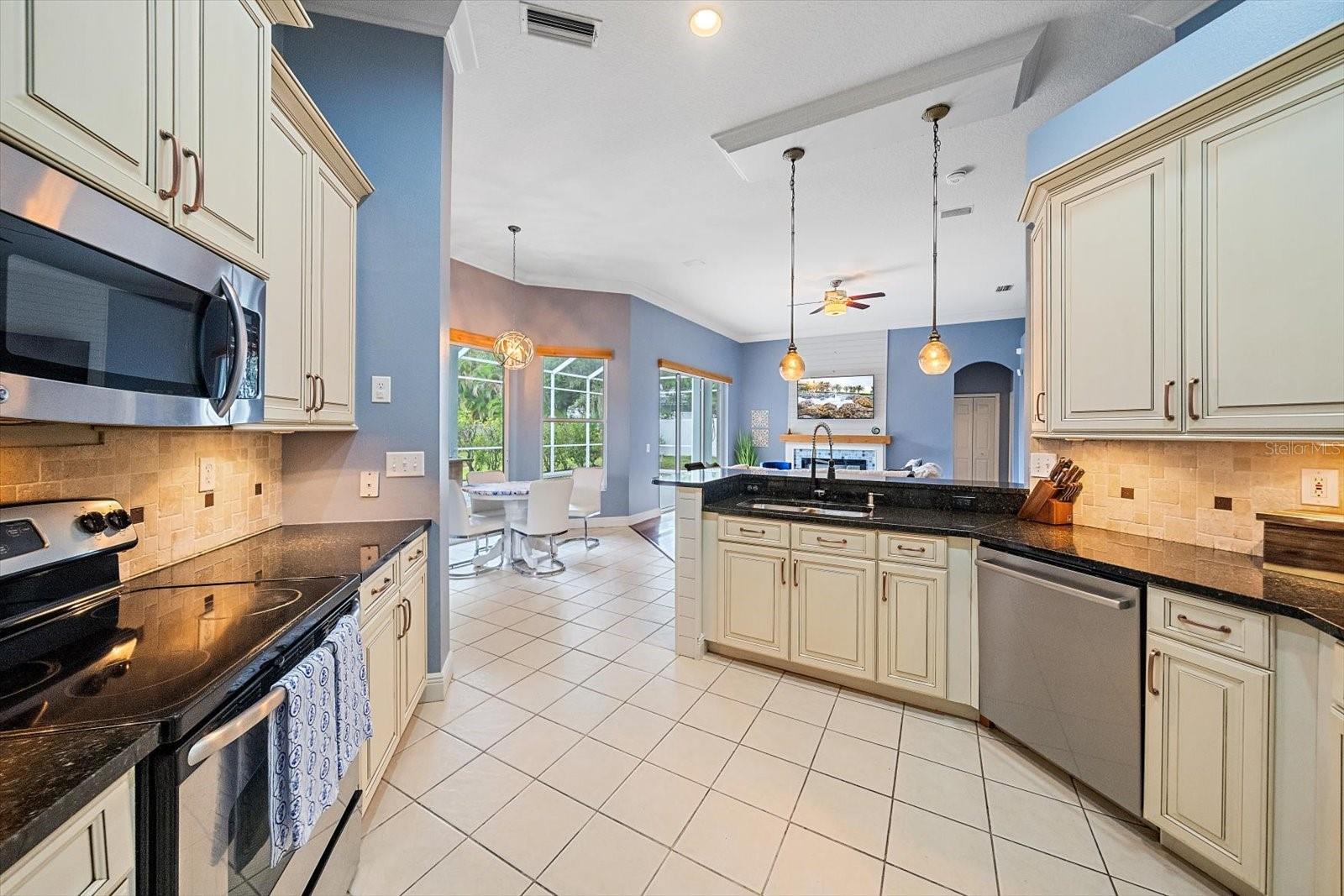 7378 DEER CROSSING CT — photo 11